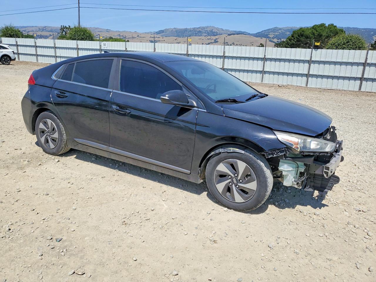 2019 Hyundai Ioniq Sel - Image 4
