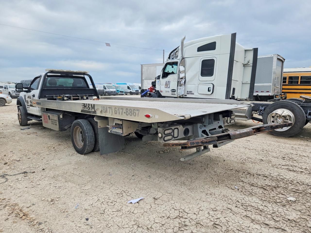 2019 Ford F550 Super Duty - Image 2