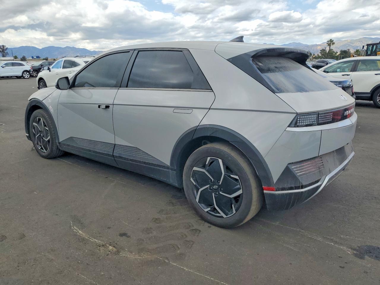2024 Hyundai Ioniq 5 Se - Image 2