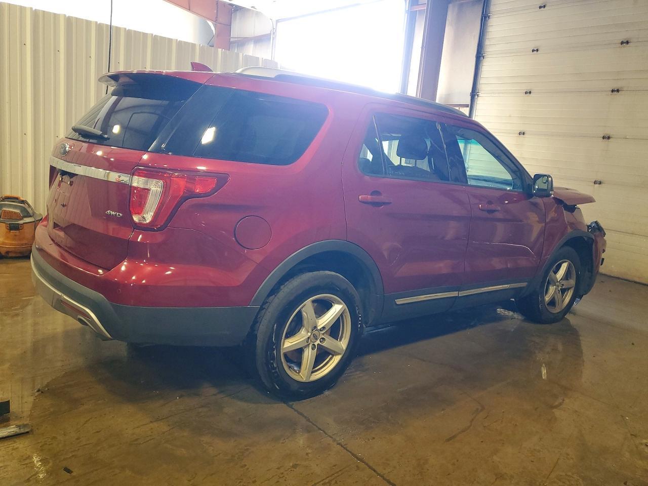 2016 Ford Explorer Xlt - Image 3