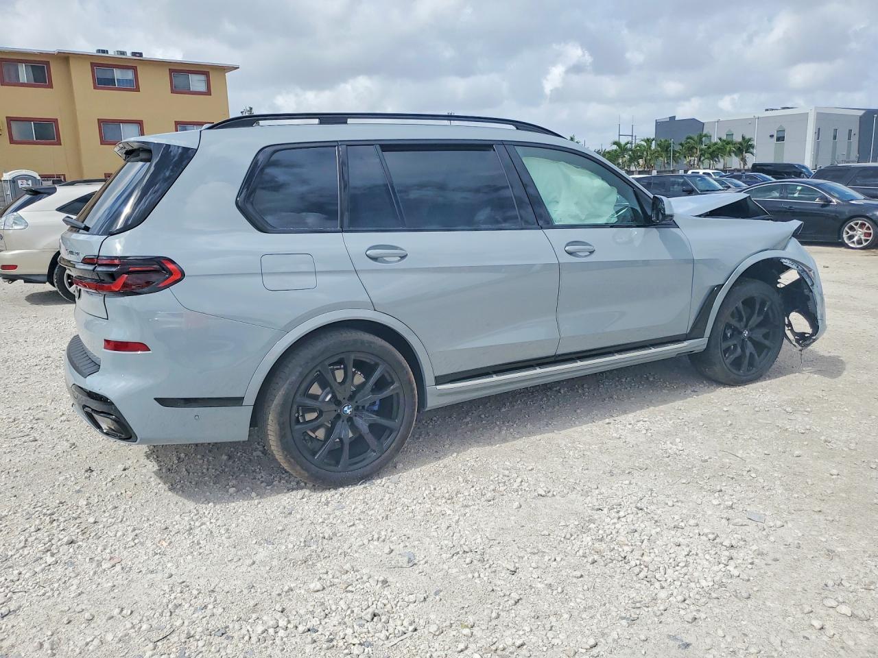 2026 BMW X7 xDrive40I - Фото 3