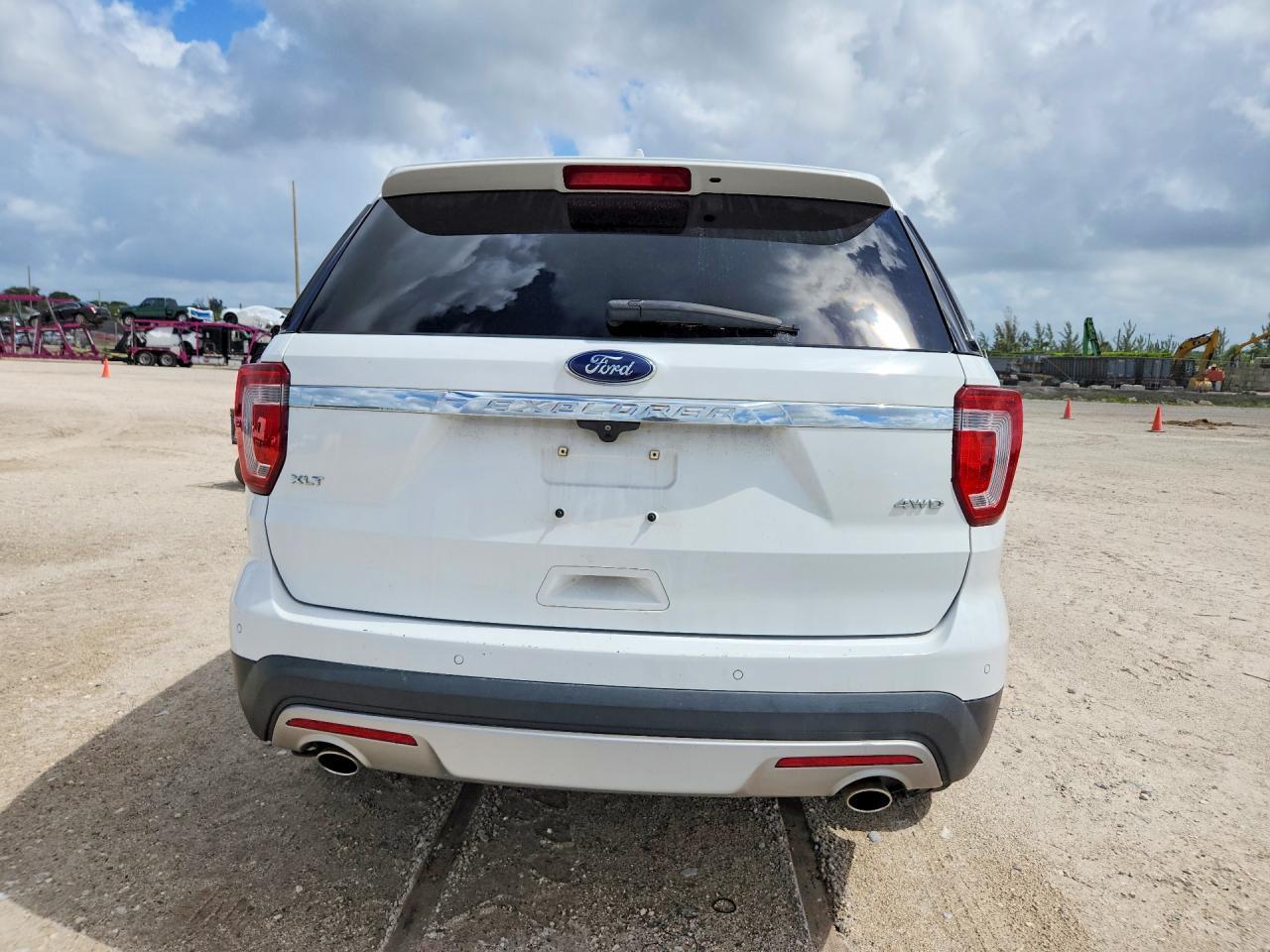 2016 Ford Explorer Xlt - Image 6