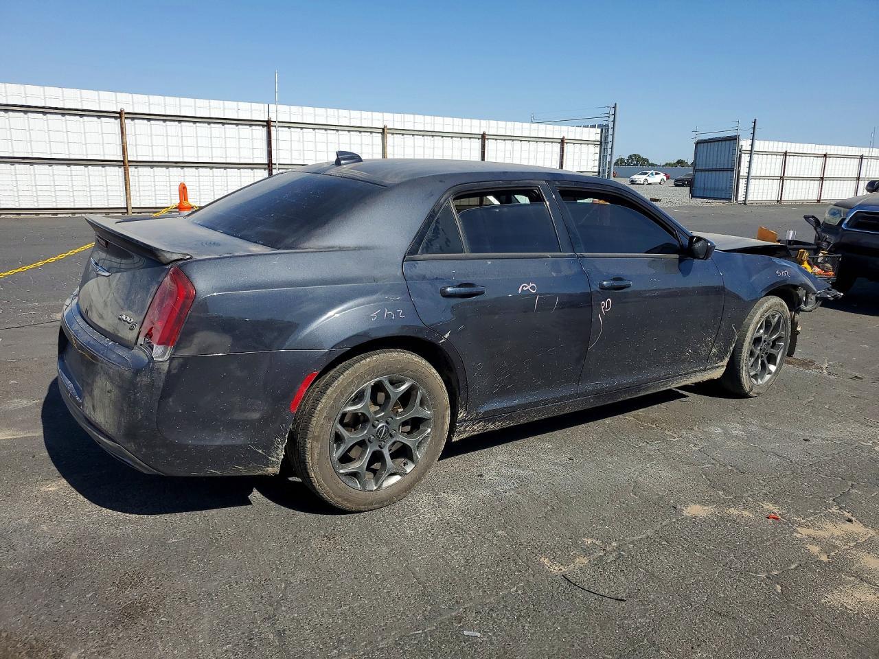 2018 Chrysler 300 S - Image 3