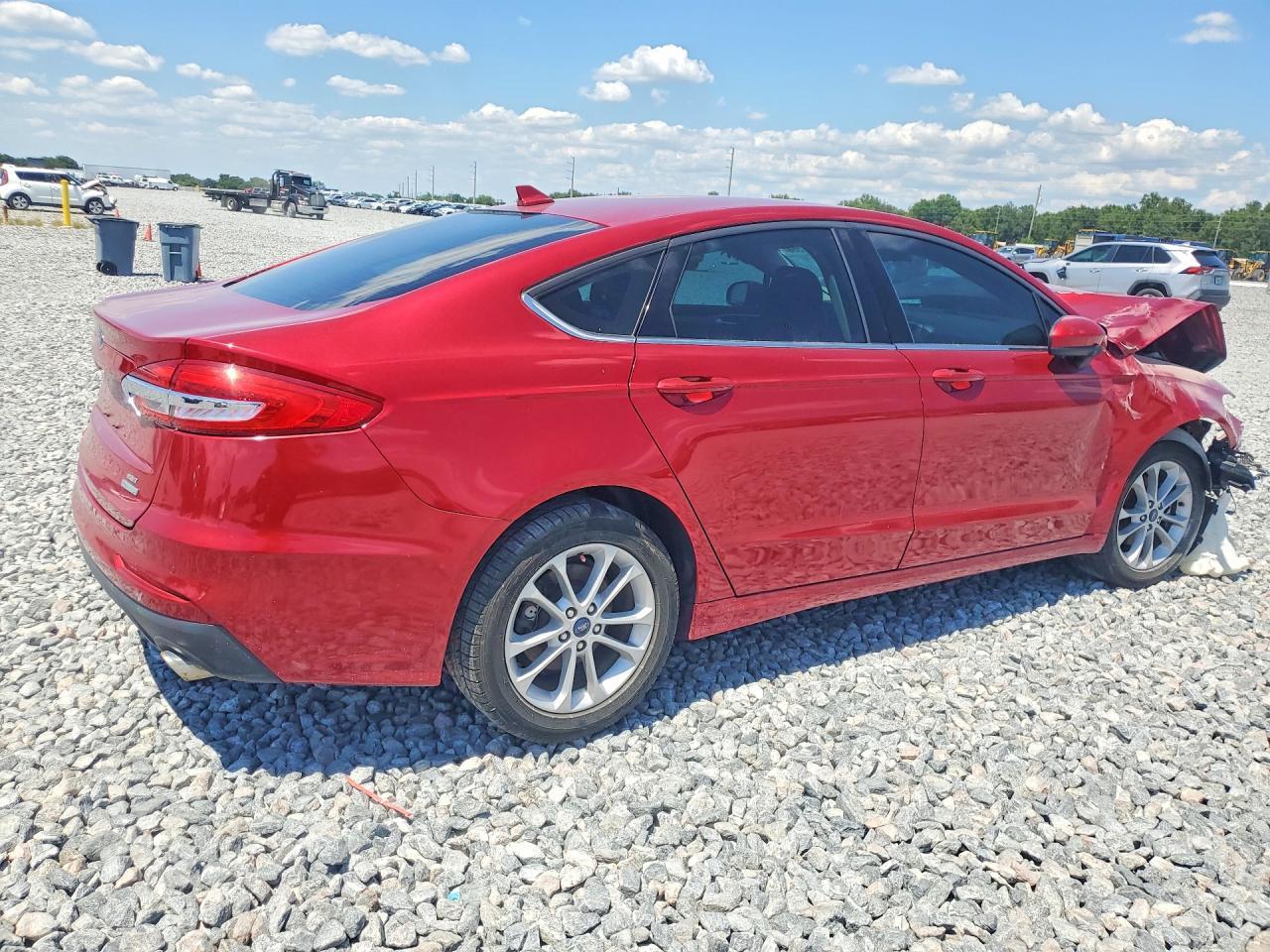 2020 Ford Fusion Se - Фото 3