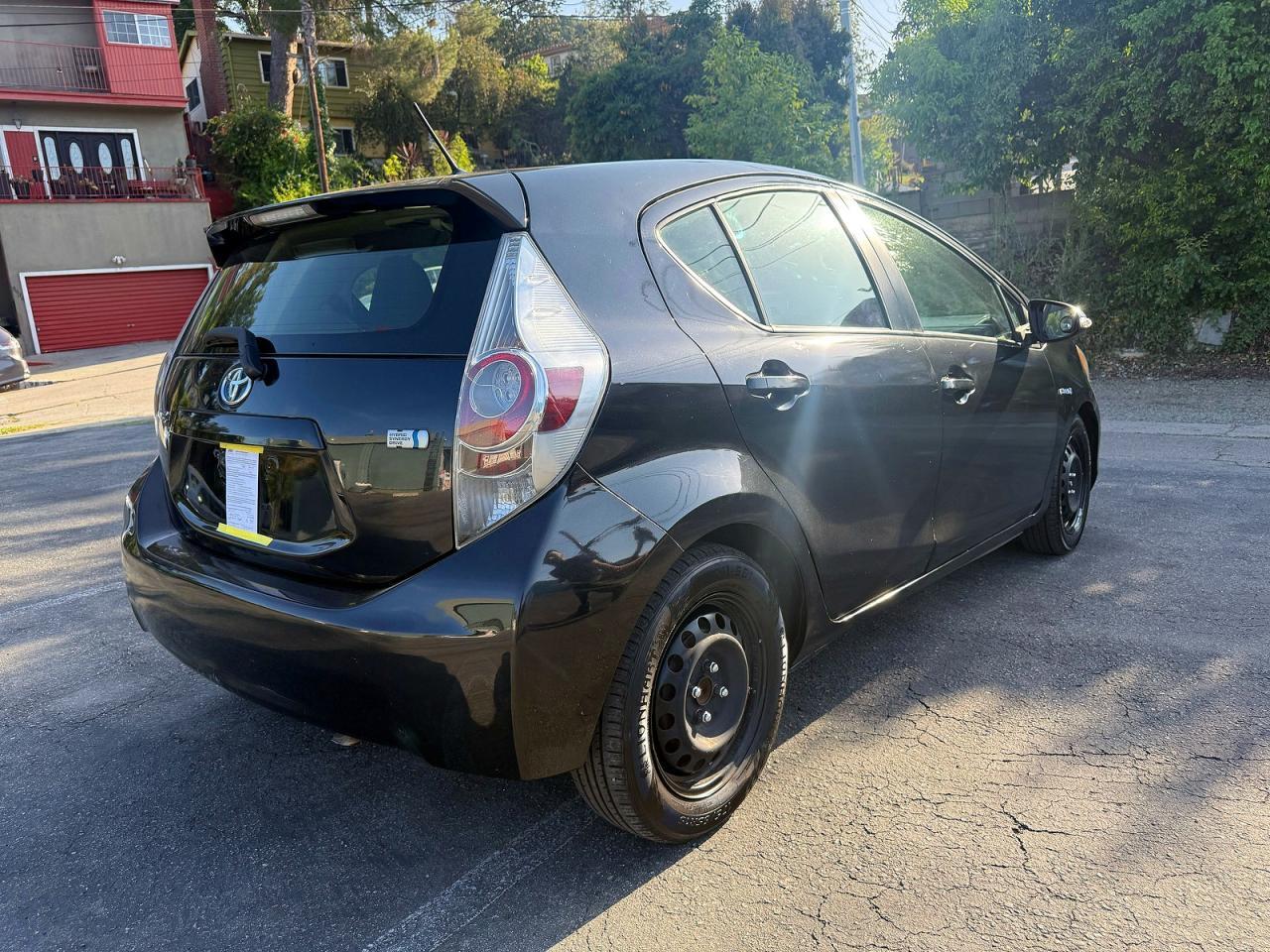 2013 Toyota Prius C Three - Фото 3