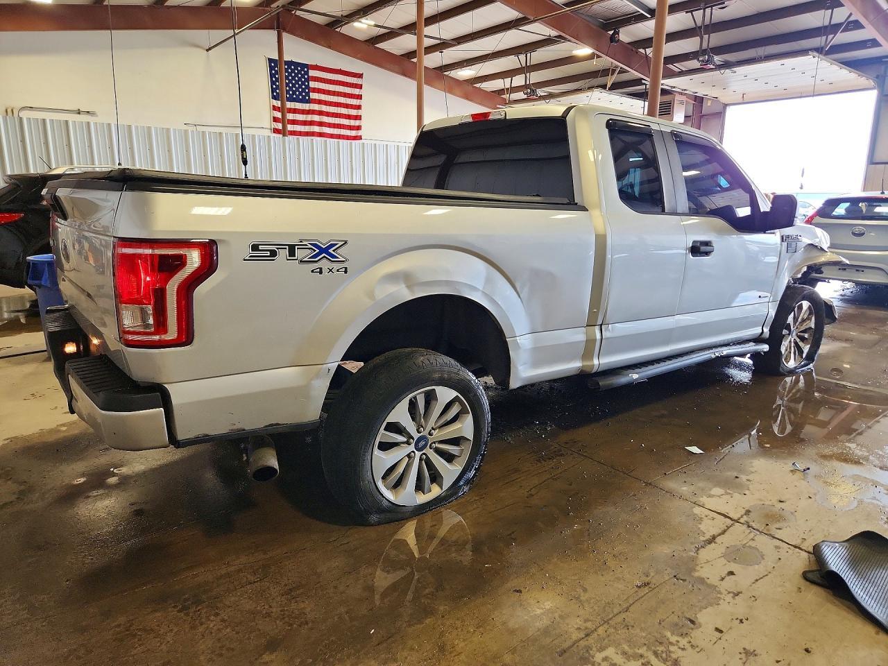 2017 Ford F150 Super Cab - Фото 3