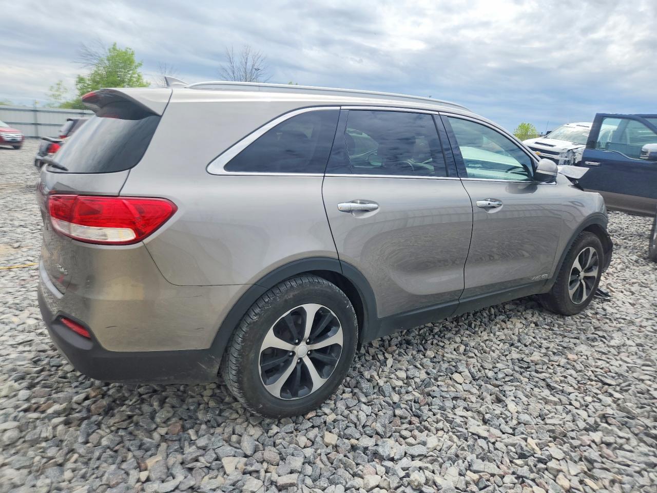 2018 Kia Sorento Ex - Image 3