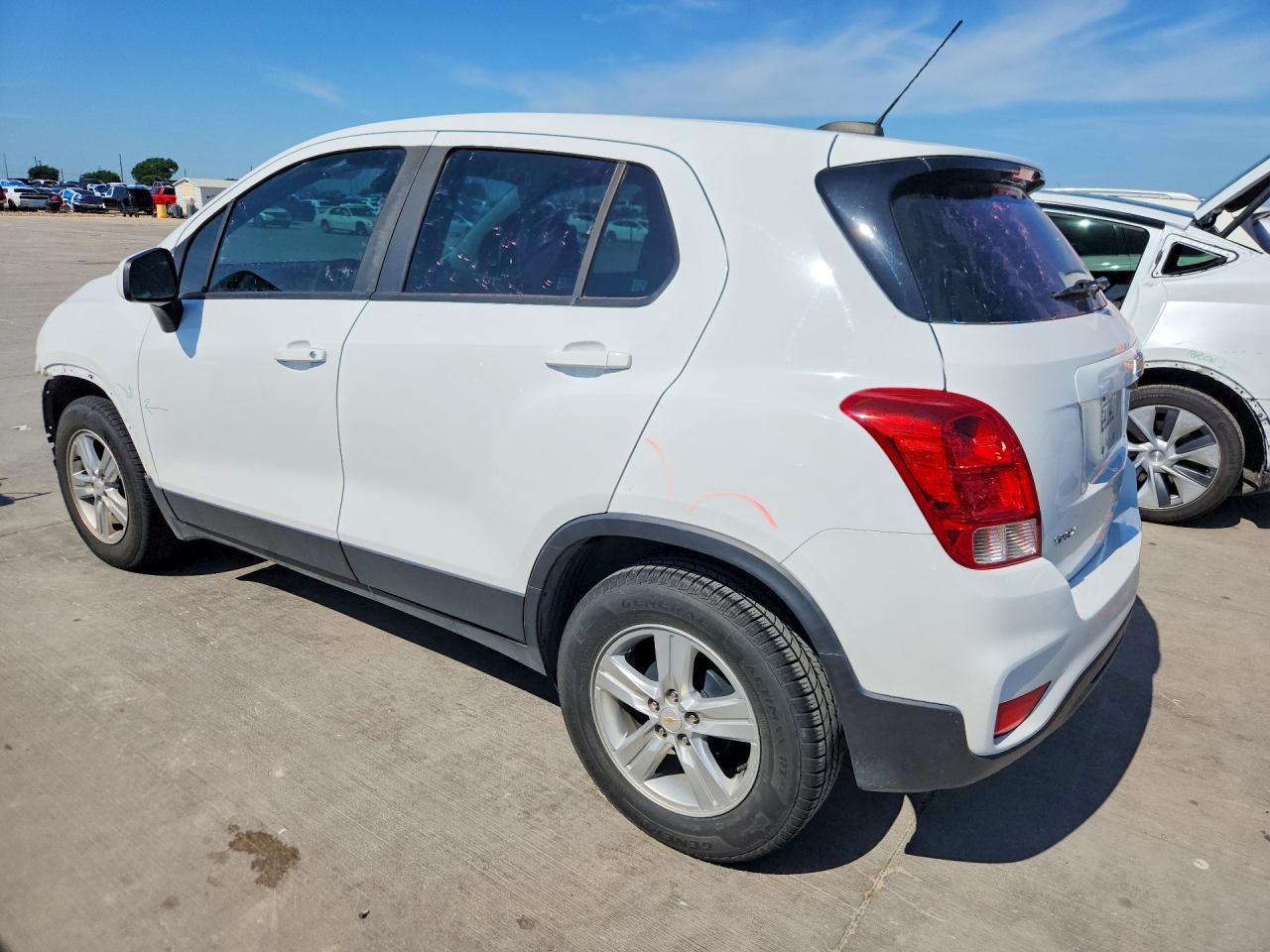 2020 Chevrolet Trax Ls - Фото 2