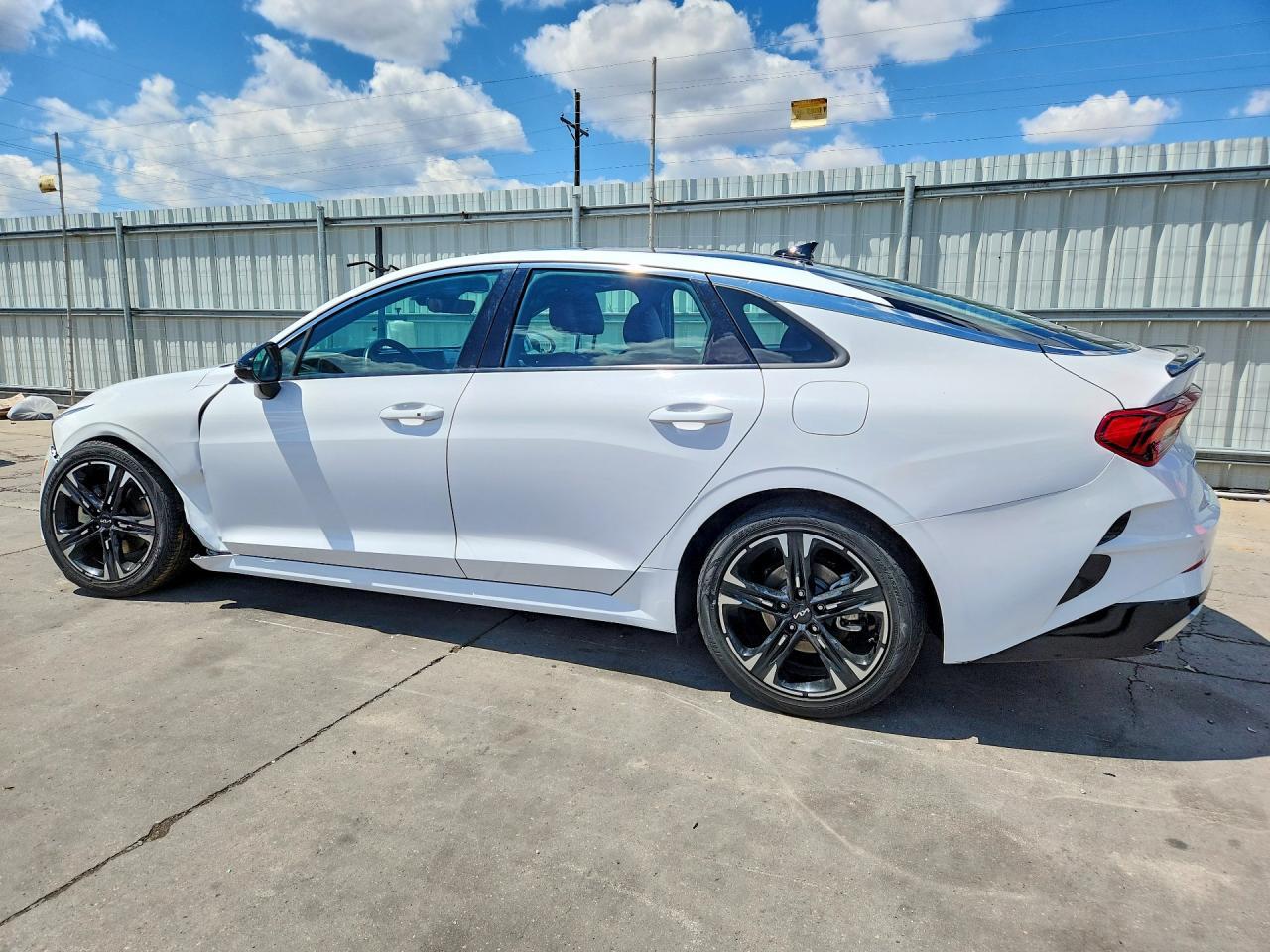 2022 Kia K5 Gt Line - Image 2