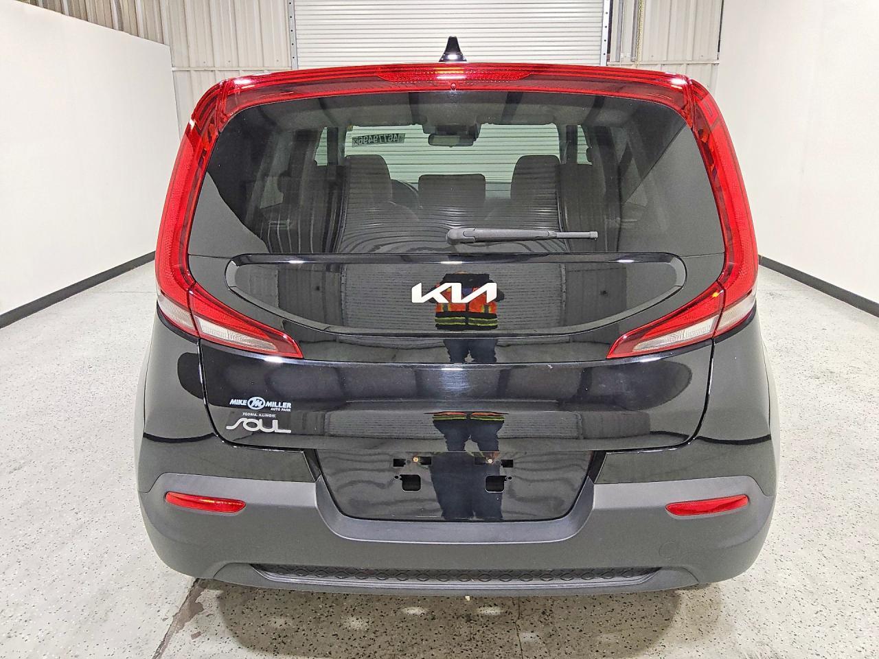 2022 Kia Soul Lx - Image 6