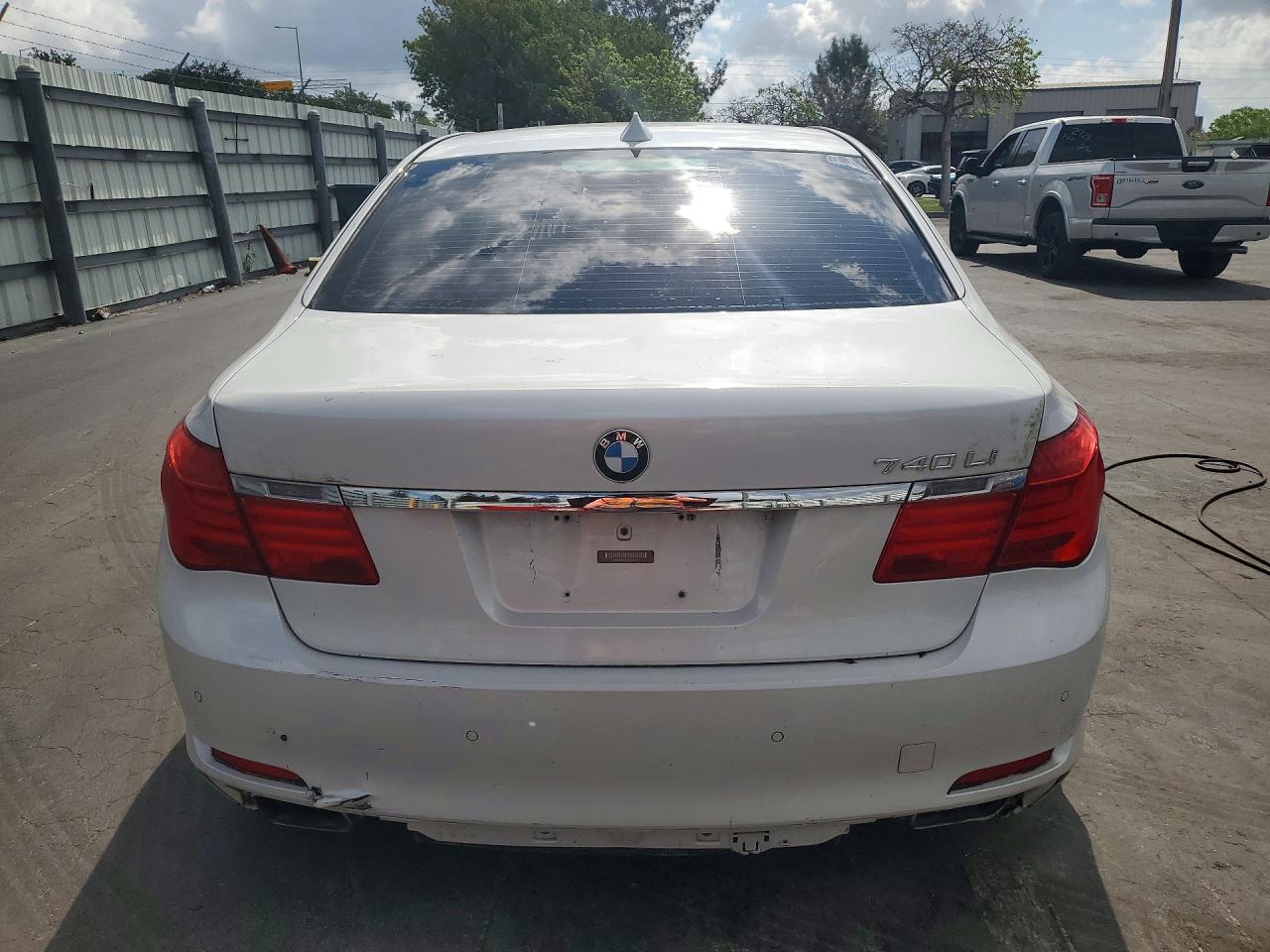 2012 BMW 740 Li - Фото 6