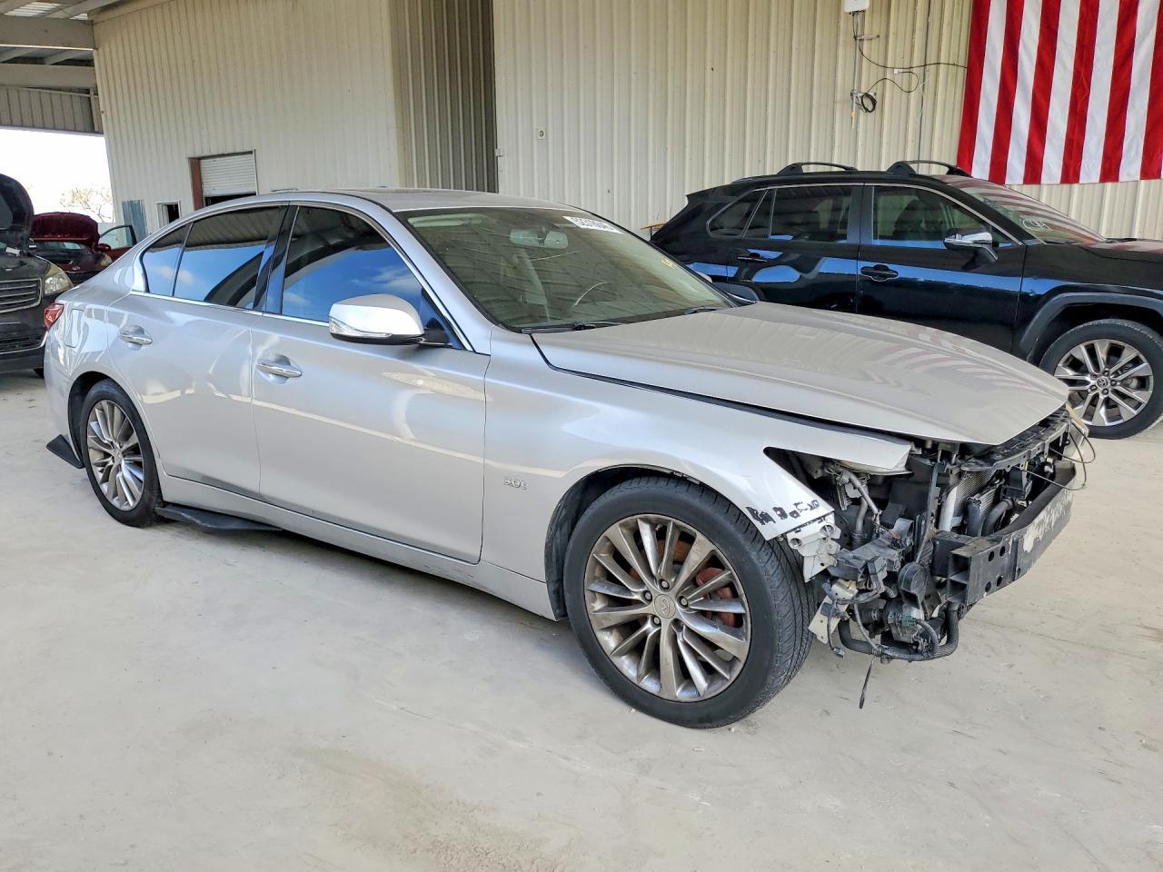 2018 Infiniti Q50 3.0T Luxe - Фото 4