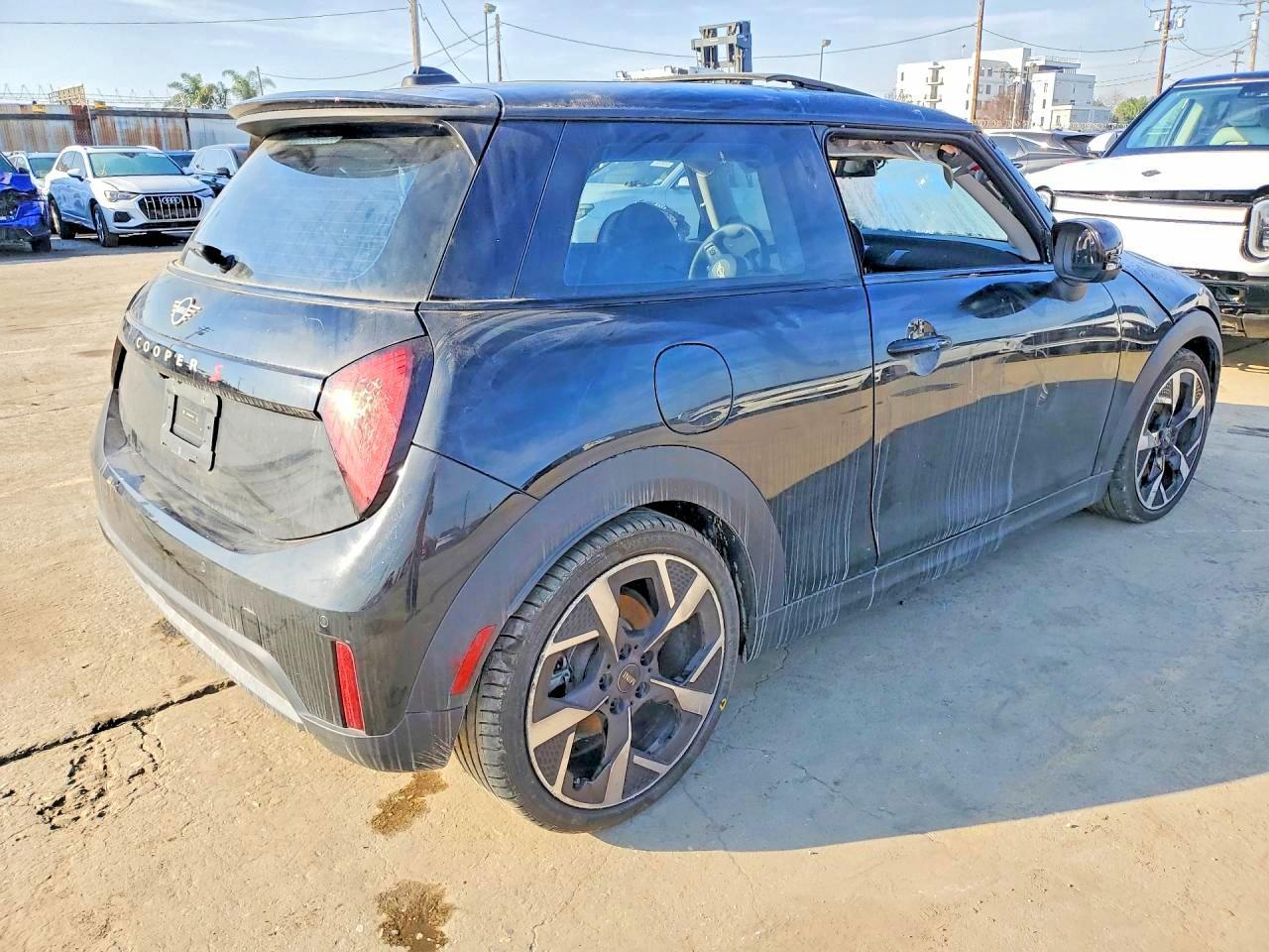 2025 Mini Cooper S - Фото 3