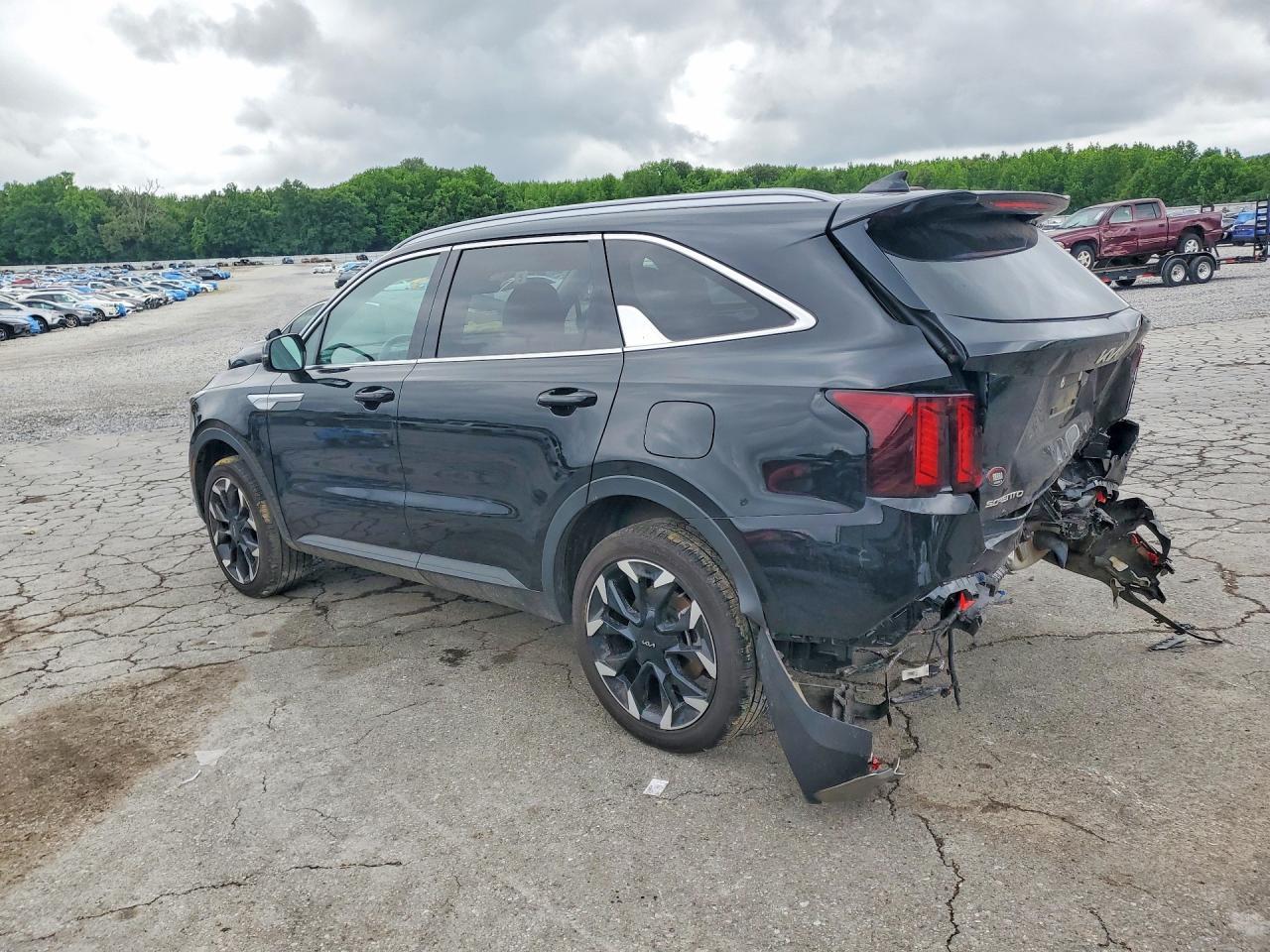 2025 Kia Sorento Ex - Image 2