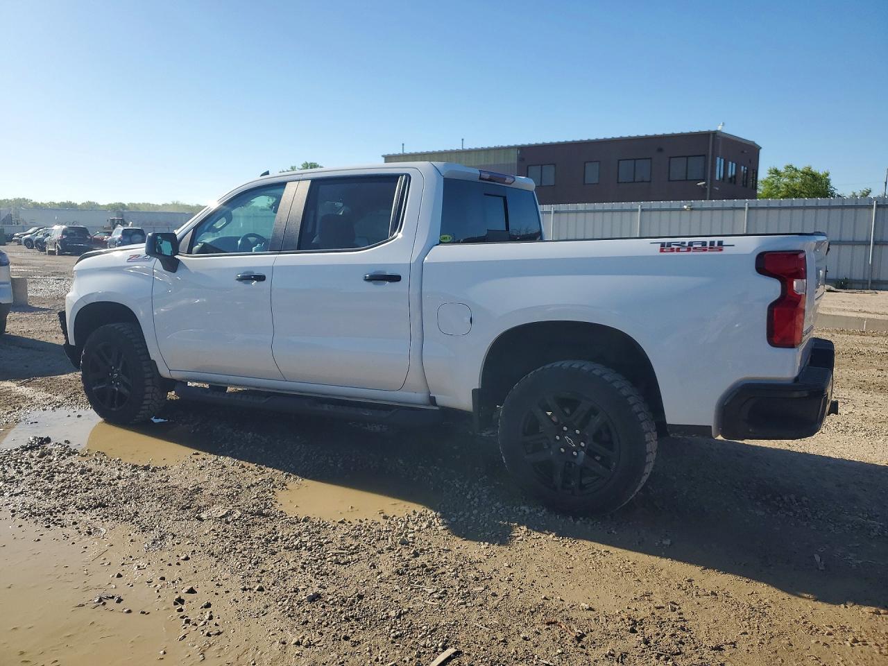 2021 Chevrolet Silverado K1500 Lt Trail Boss - Image 2