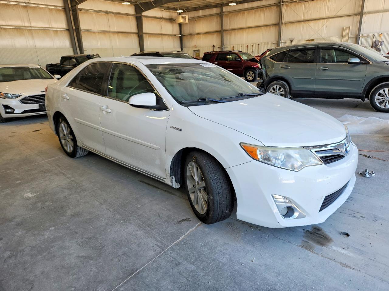 2013 Toyota Camry Hybrid Xle - Image 4