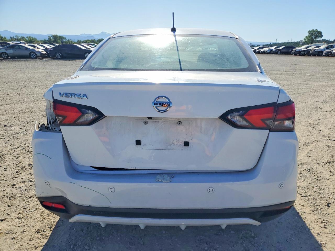 2020 Nissan Versa S - Фото 6