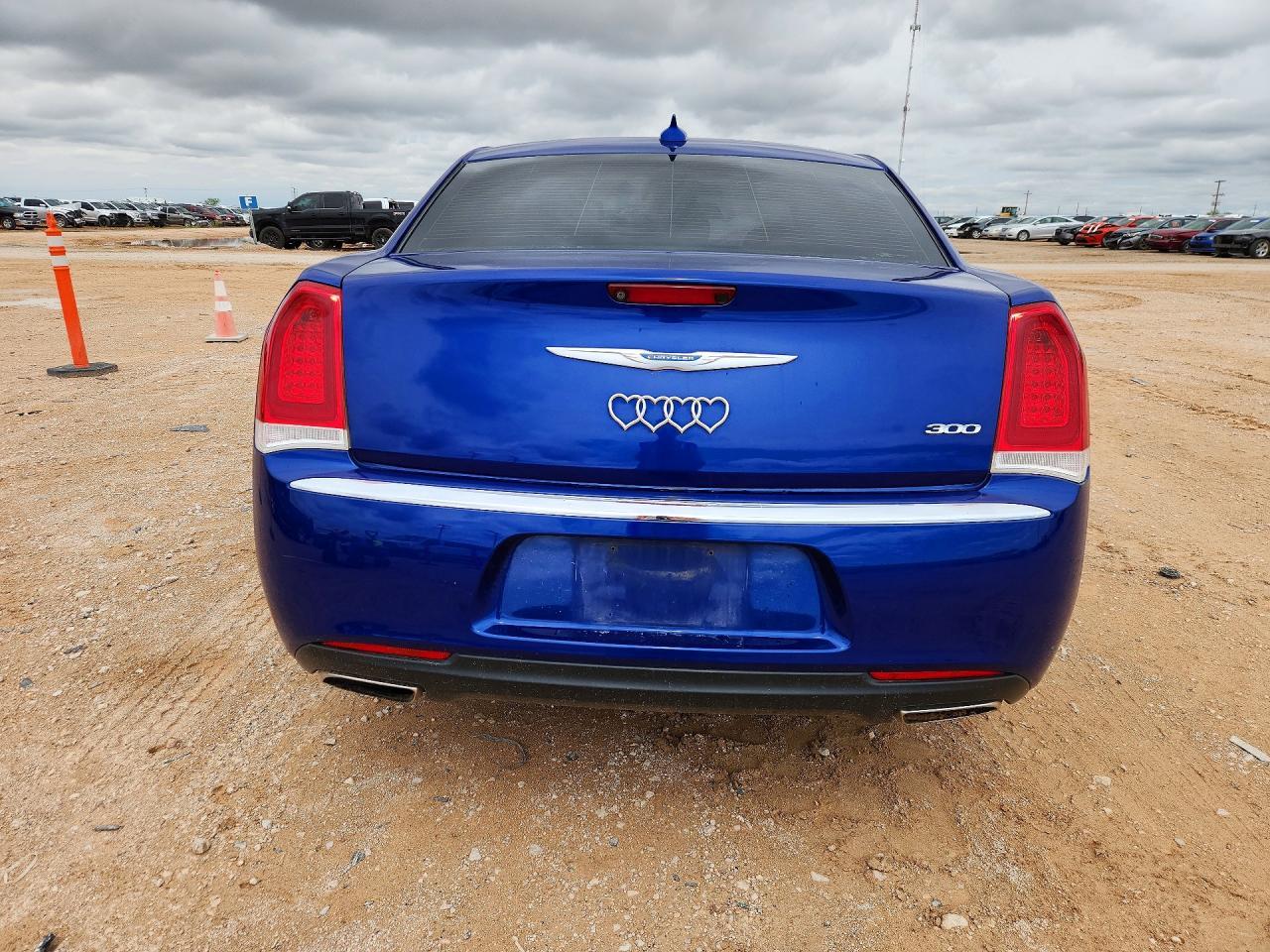 2020 Chrysler 300 Touring - Image 6