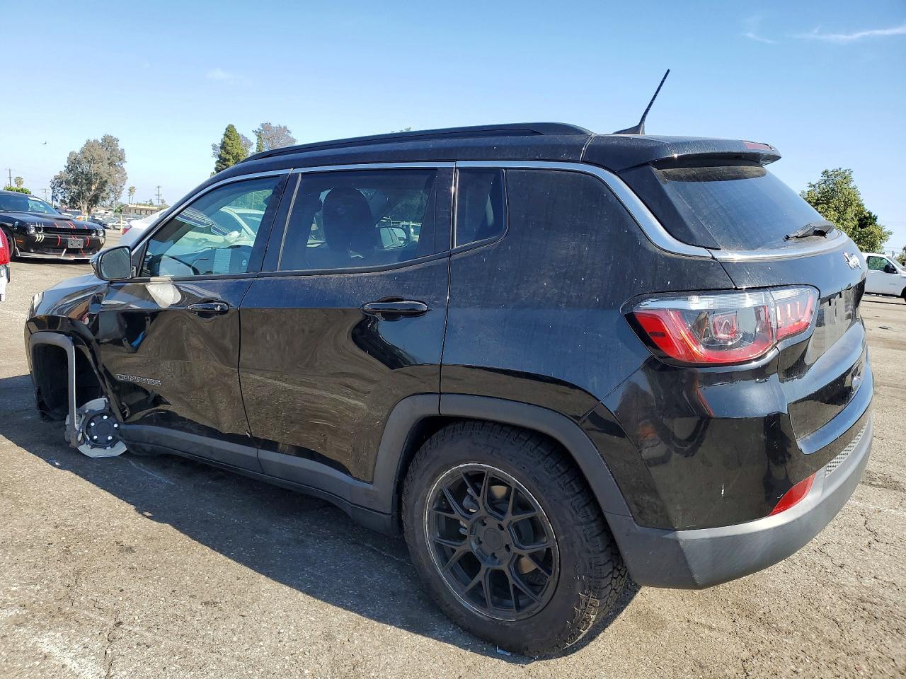 2020 Jeep Compass - Фото 2