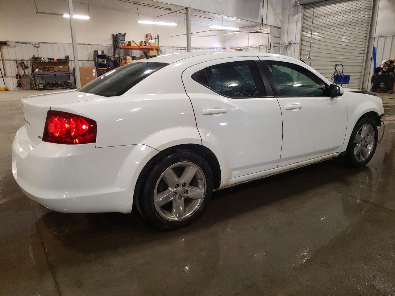 2014 Dodge Avenger Sxt - Image 3