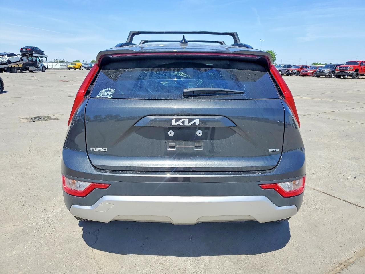 2025 Kia Niro Lx - Image 6