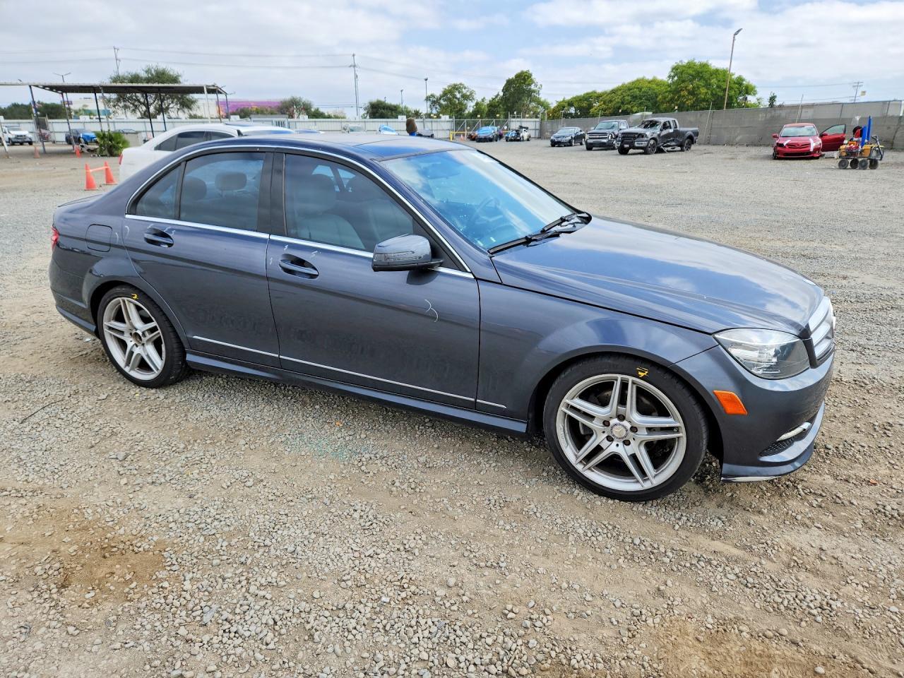 2011 Mercedes-Benz C 300 - Фото 4