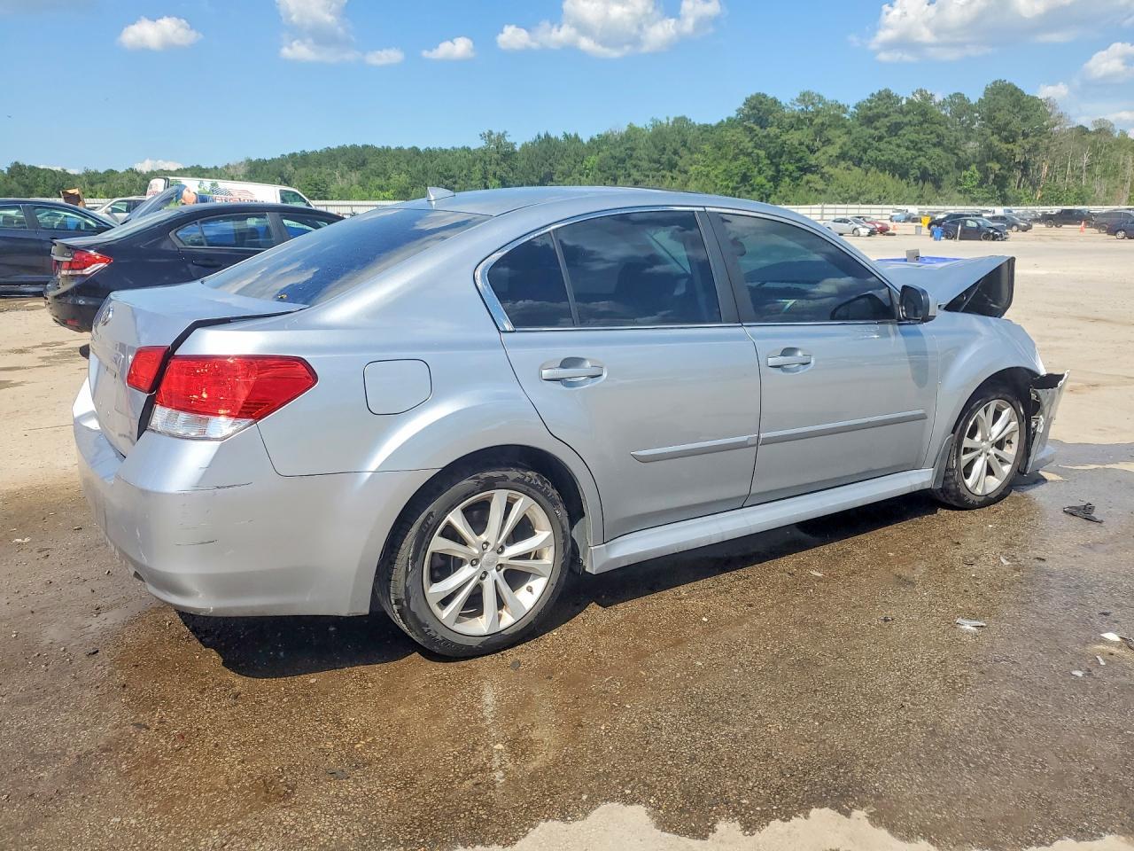 2013 Subaru Legacy 2.5I Limited - Image 3