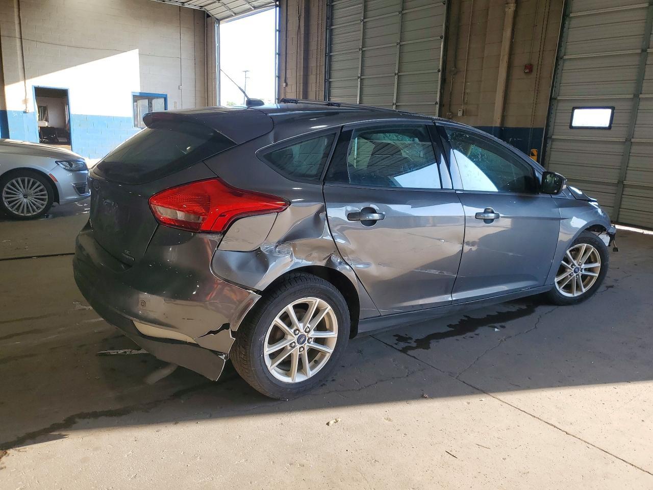2015 Ford Focus Se - Image 3