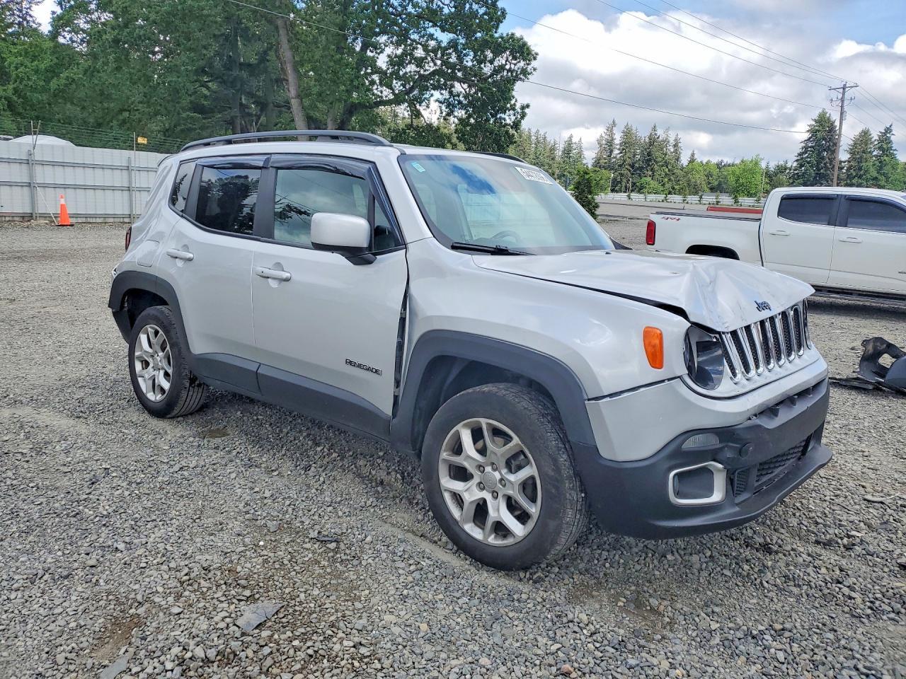 2018 Jeep Renegade Latitude - Image 4