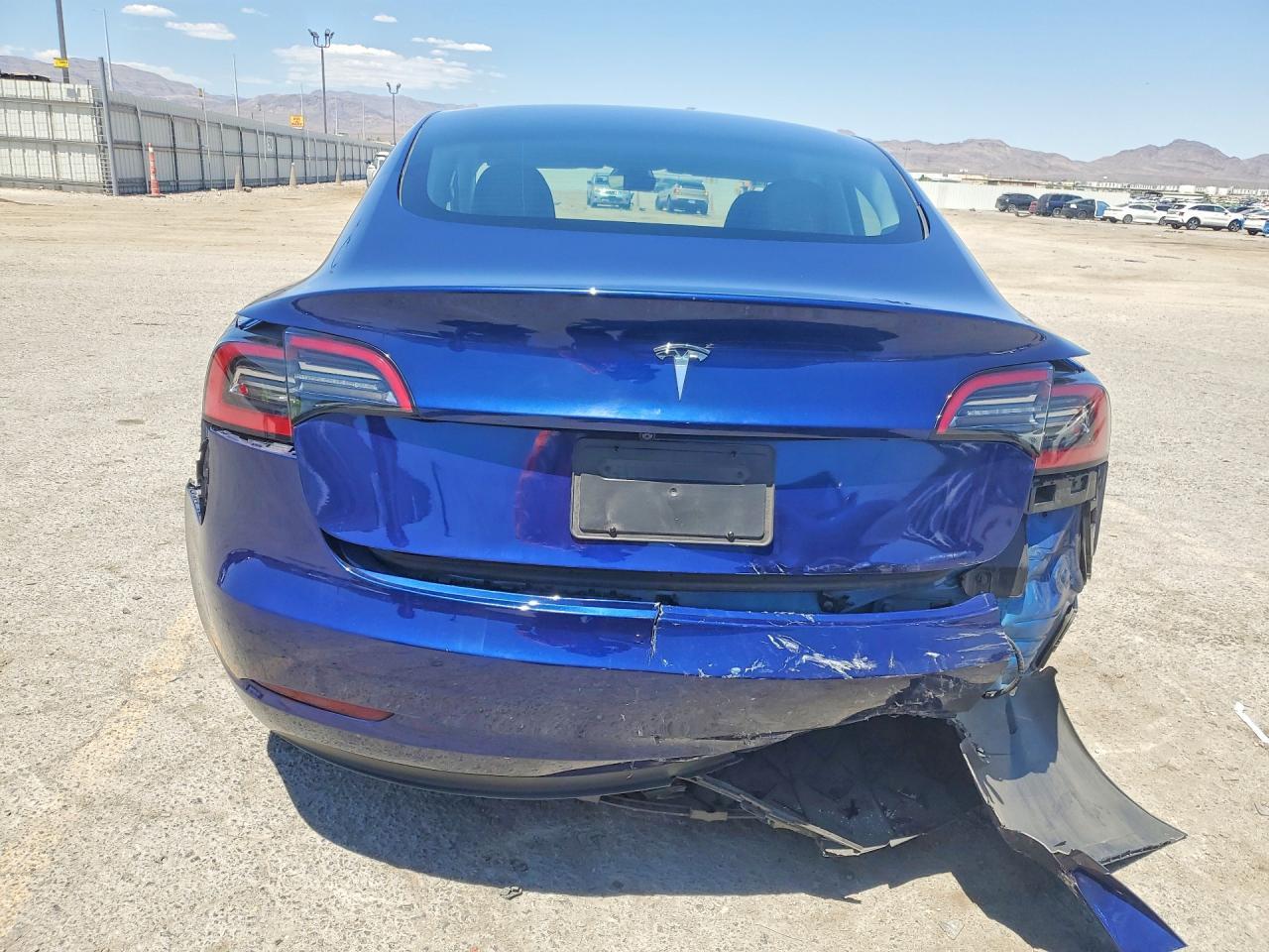 2023 Tesla Model 3 - Фото 6