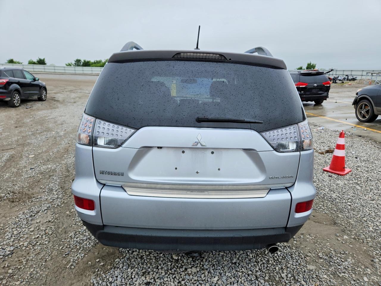 2012 Mitsubishi Outlander Se - Image 6