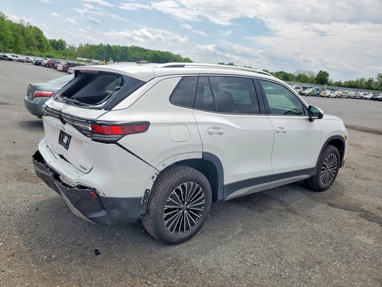 2026 Volkswagen Tiguan S - Фото 3