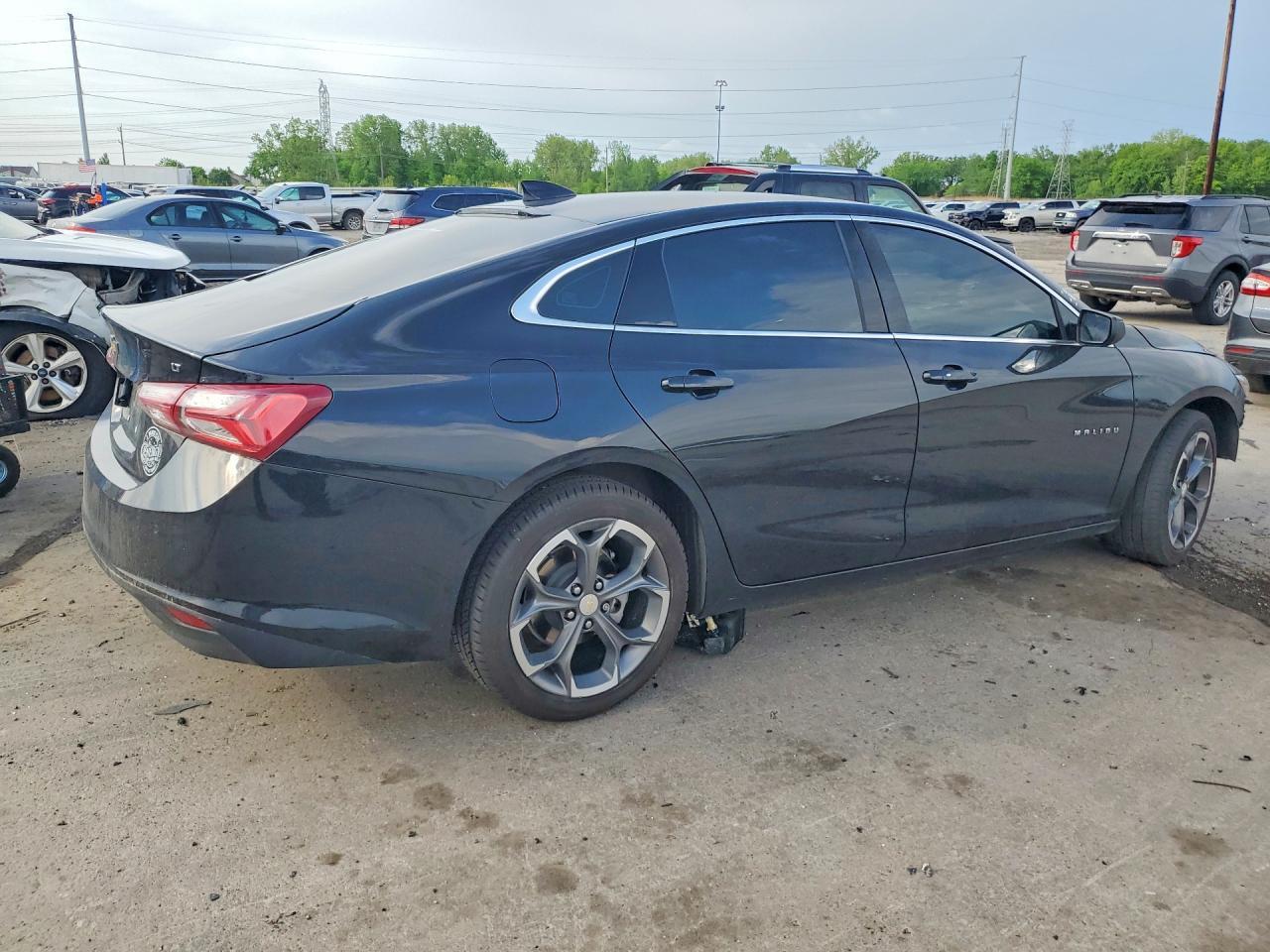 2022 Chevrolet Malibu Lt - Фото 3