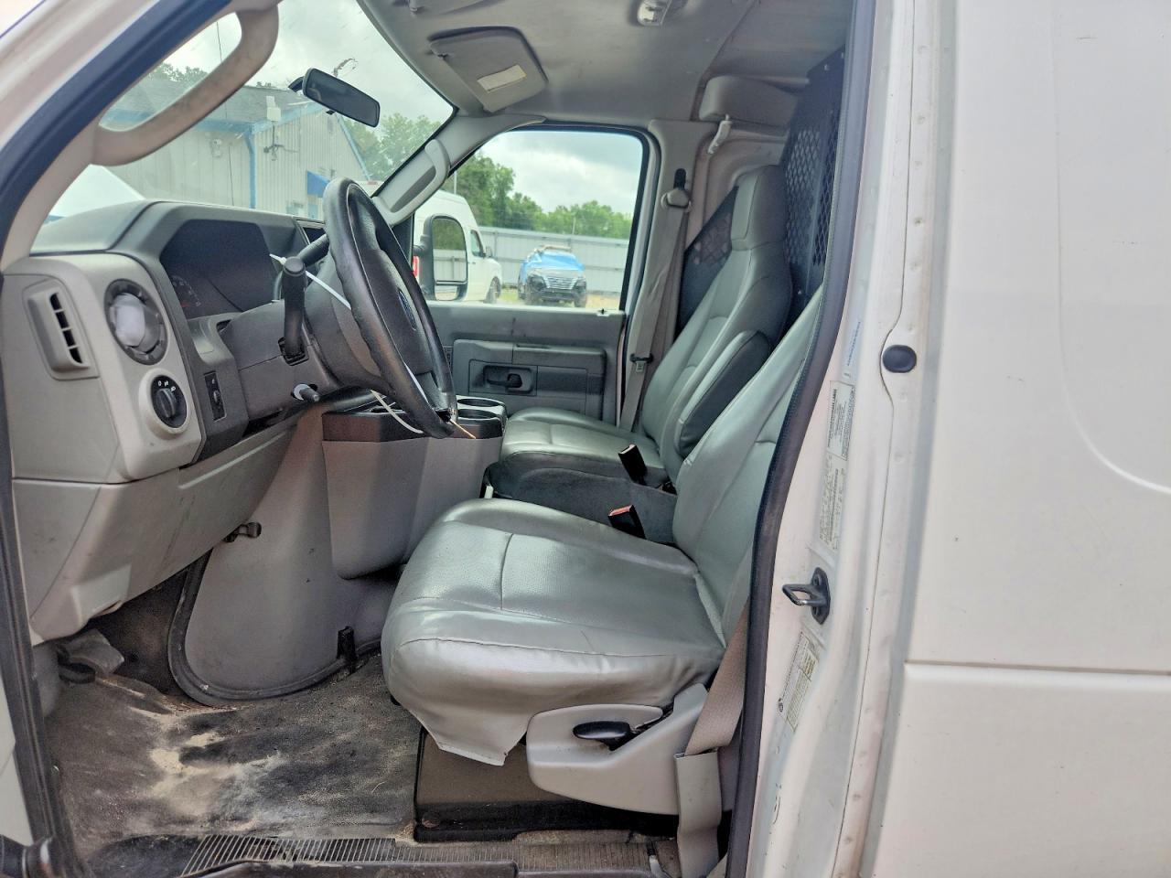 2014 Ford Econoline E250 Van - Image 7