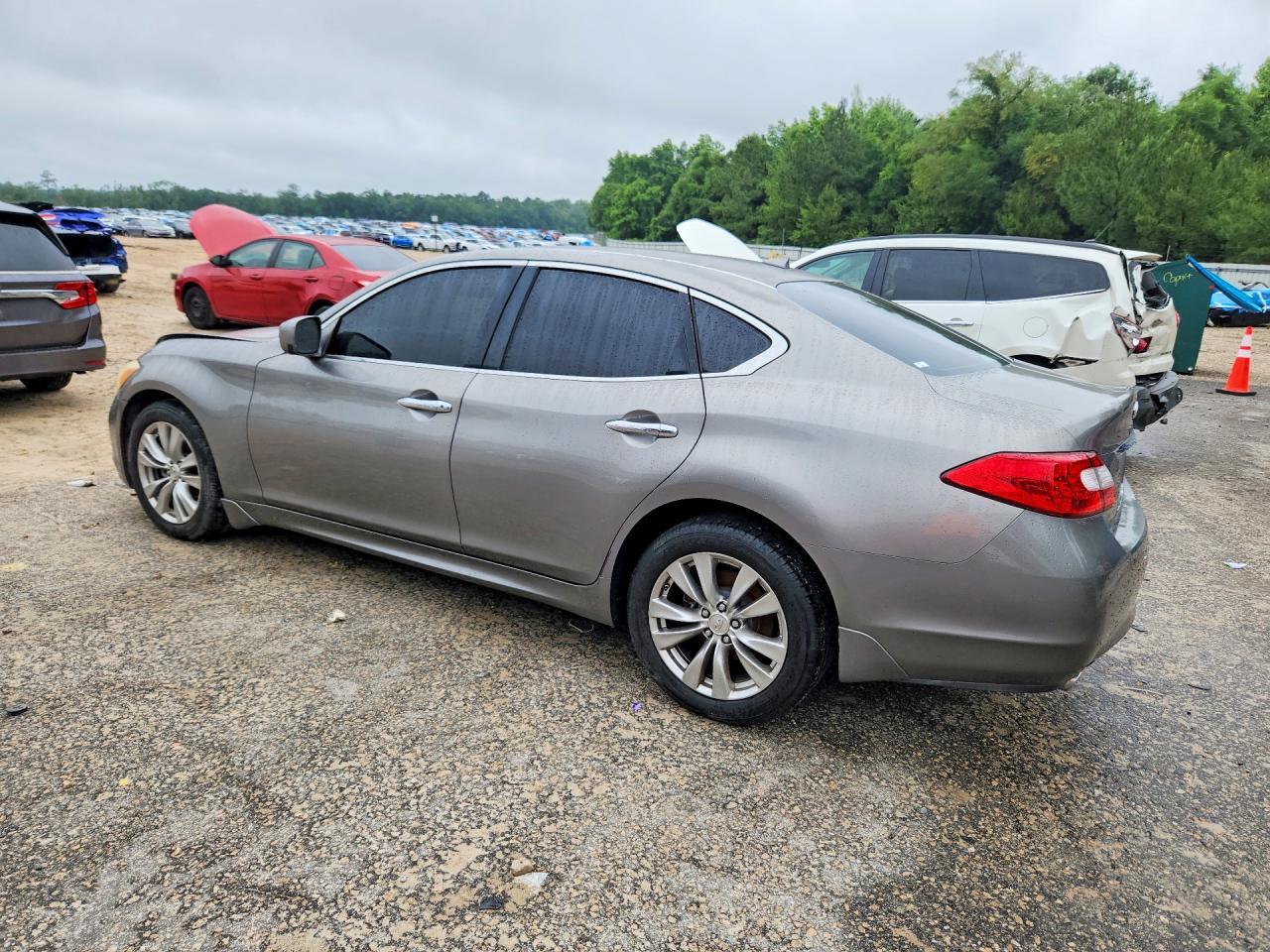 2012 Infiniti M37 Base - Image 2