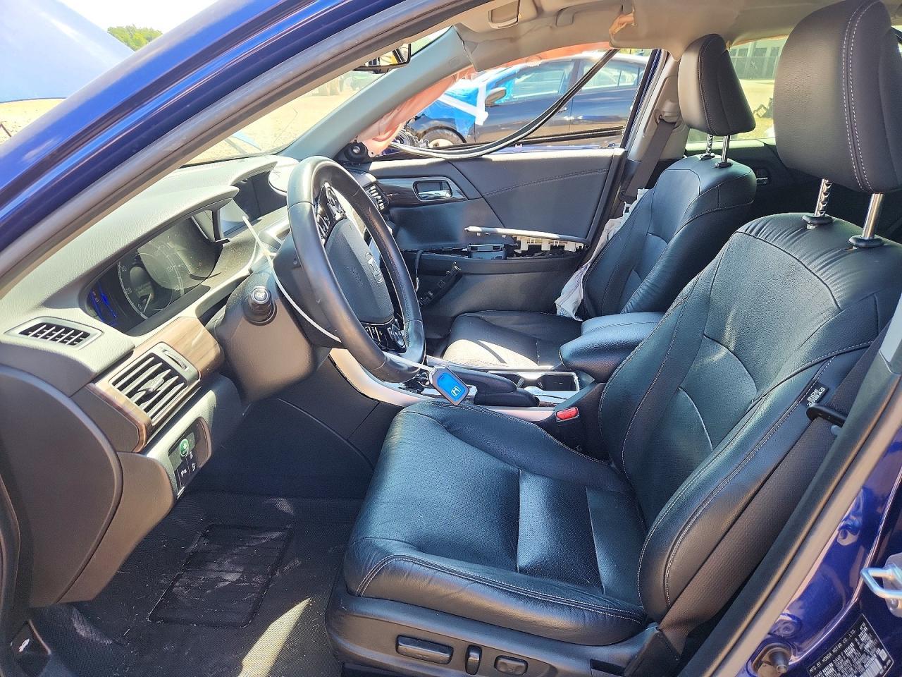 2017 Honda Accord Touring Hybrid - Image 7