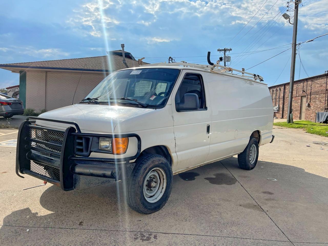 2007 Ford Econoline E350 Super Duty Van - Image 2