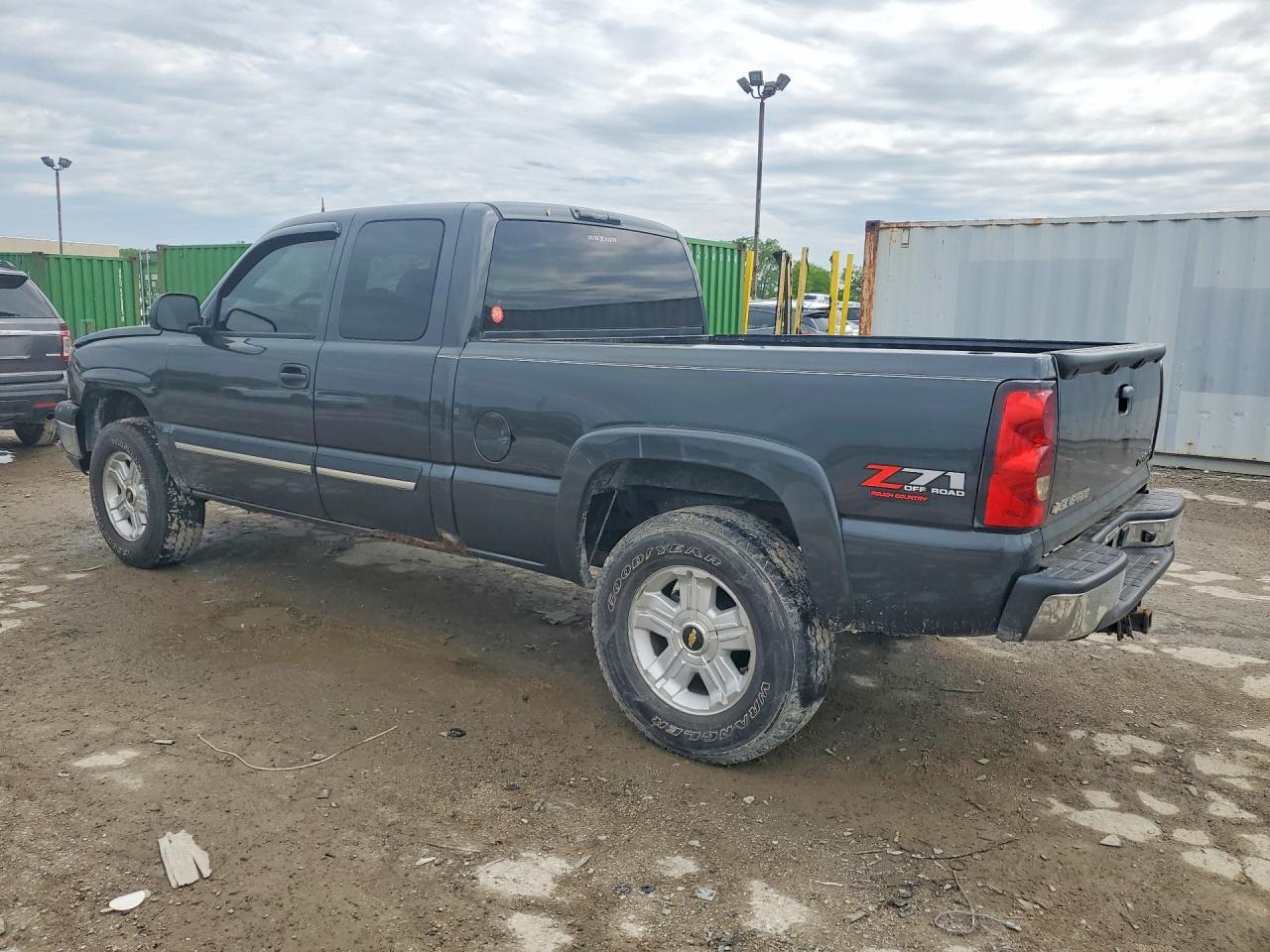 2004 Chevrolet Silverado K1500 - Фото 2