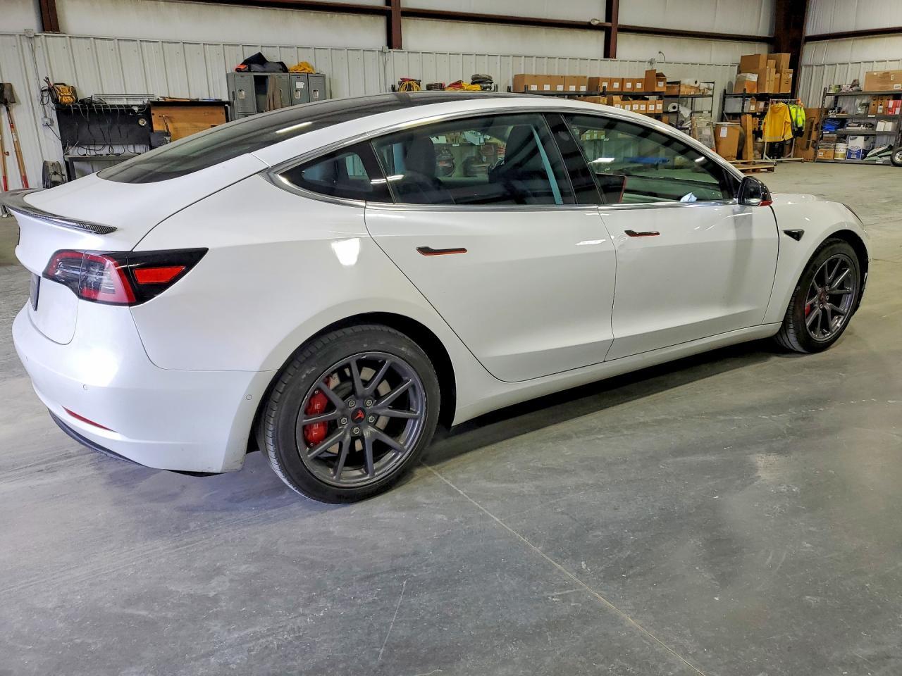 2020 Tesla Model 3 - Image 3
