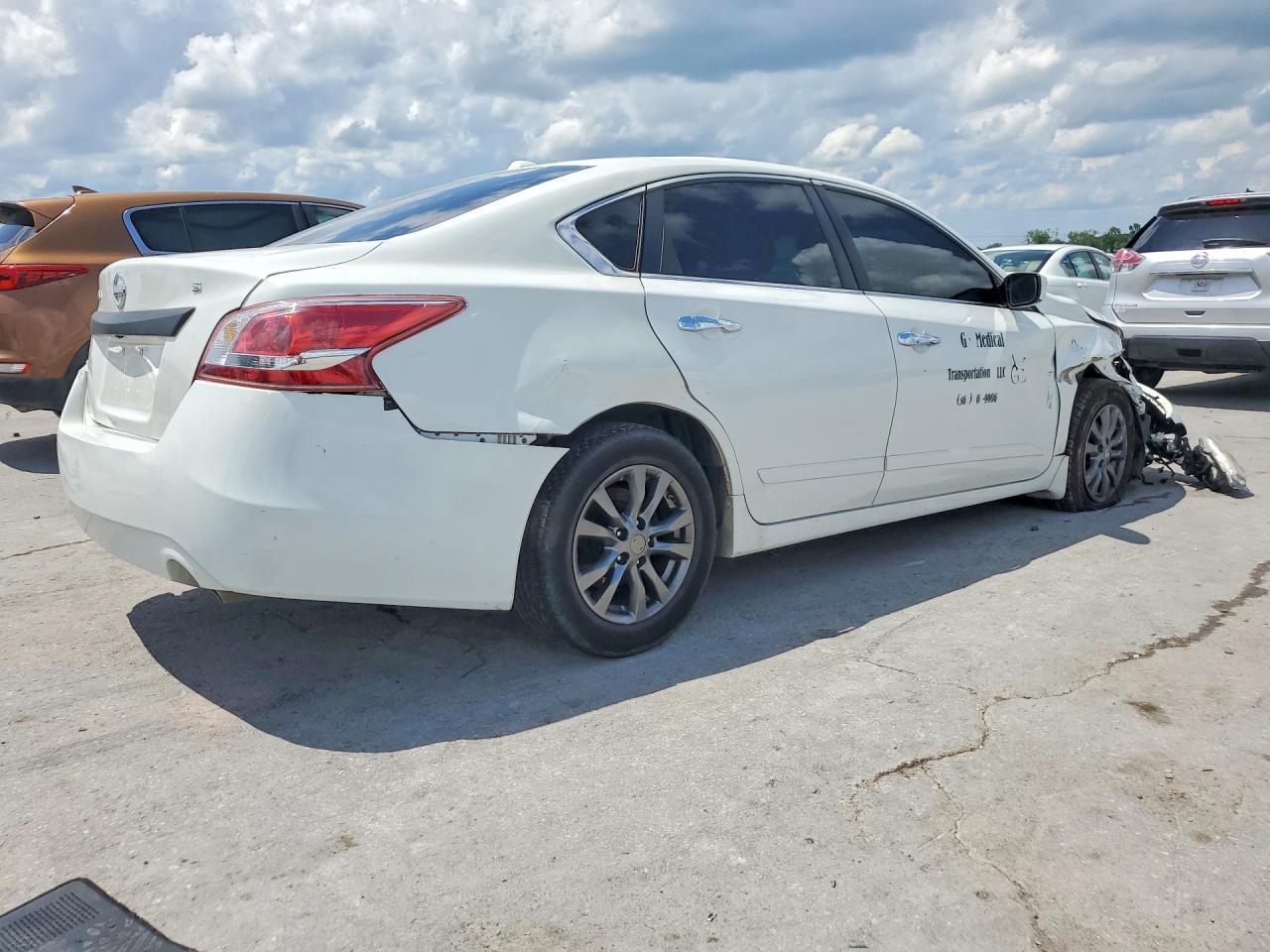 2015 Nissan Altima 2.5 S - Фото 3
