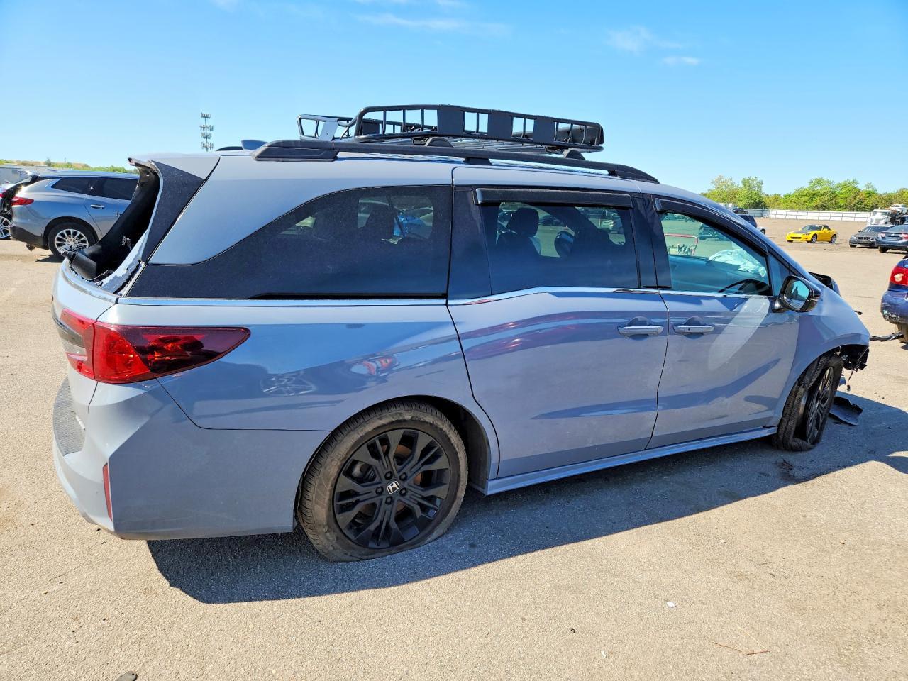 2025 Honda Odyssey - Фото 3