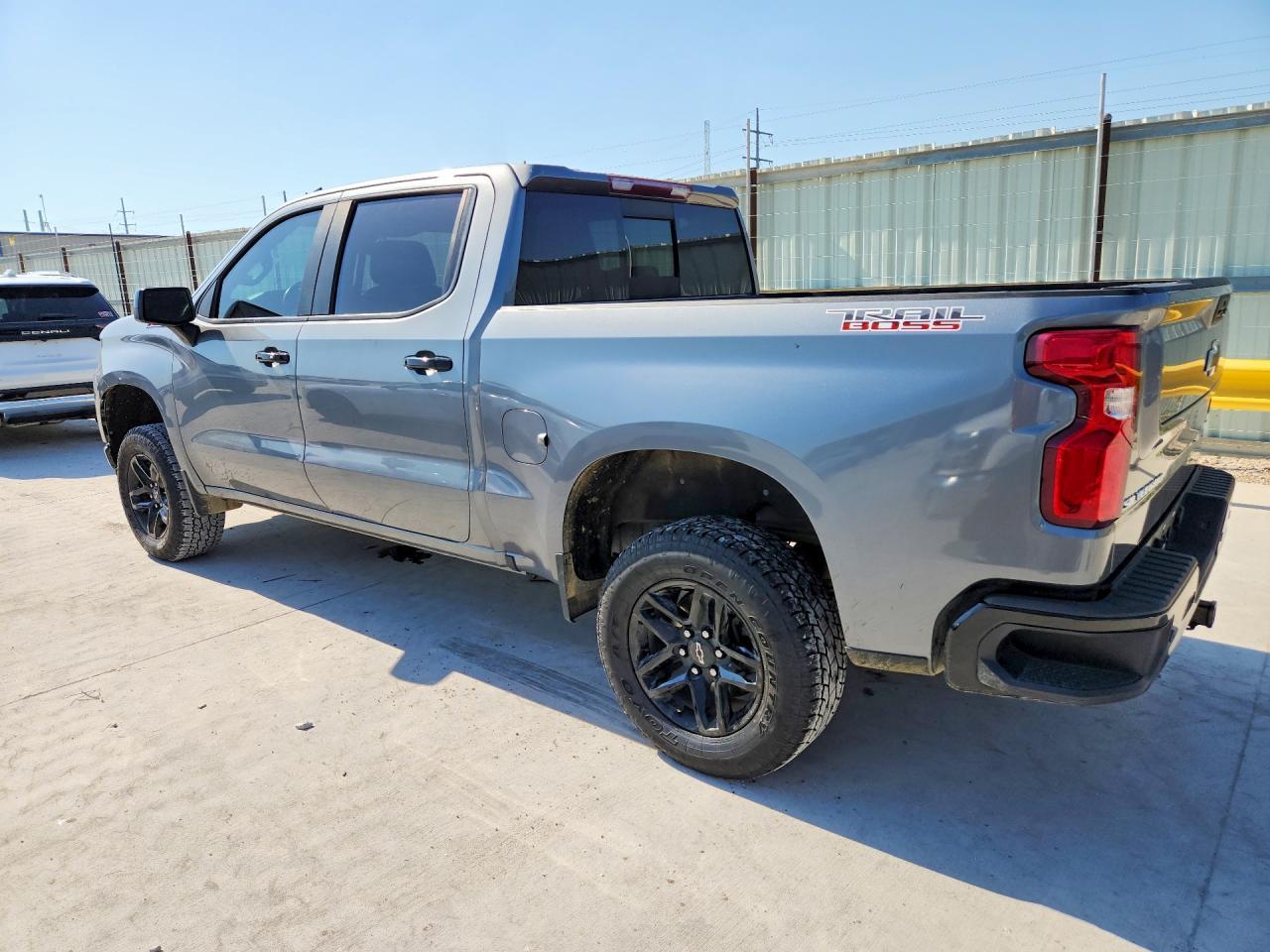 2021 Chevrolet Silverado K1500 Lt Trail Boss - Фото 2