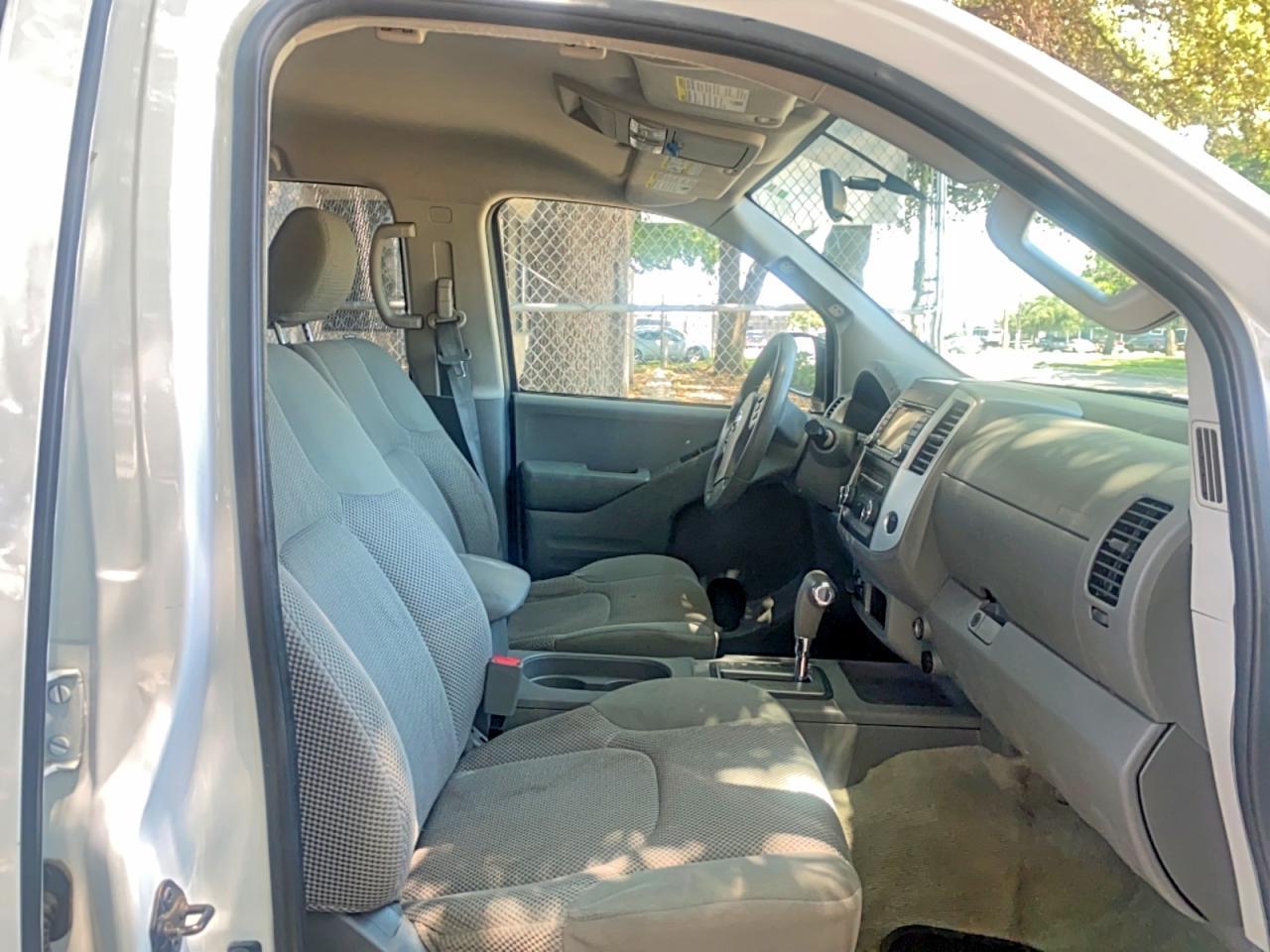 2015 Nissan Frontier Sv - Image 5