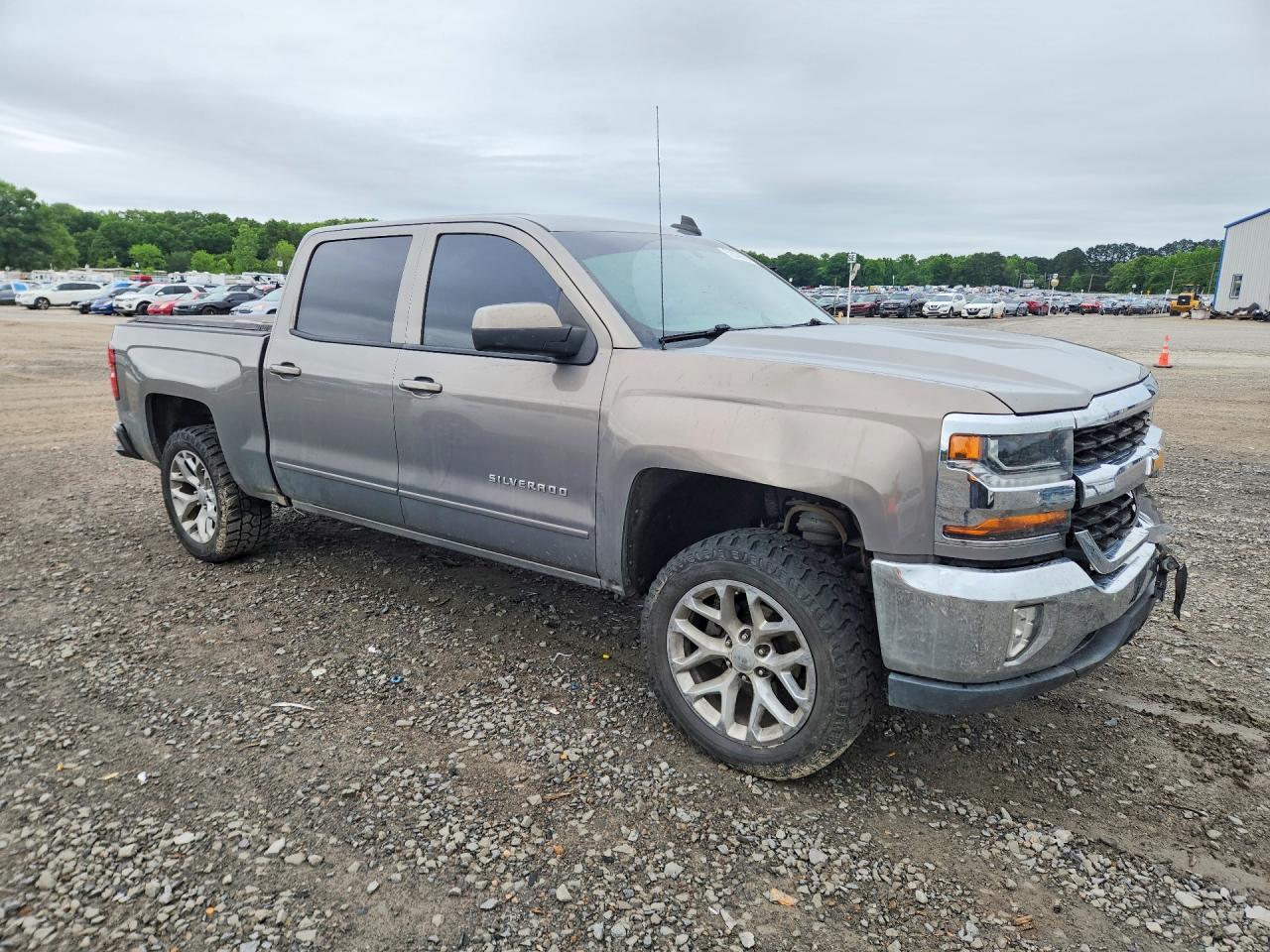 2017 Chevrolet Silverado C1500 Lt - Image 4