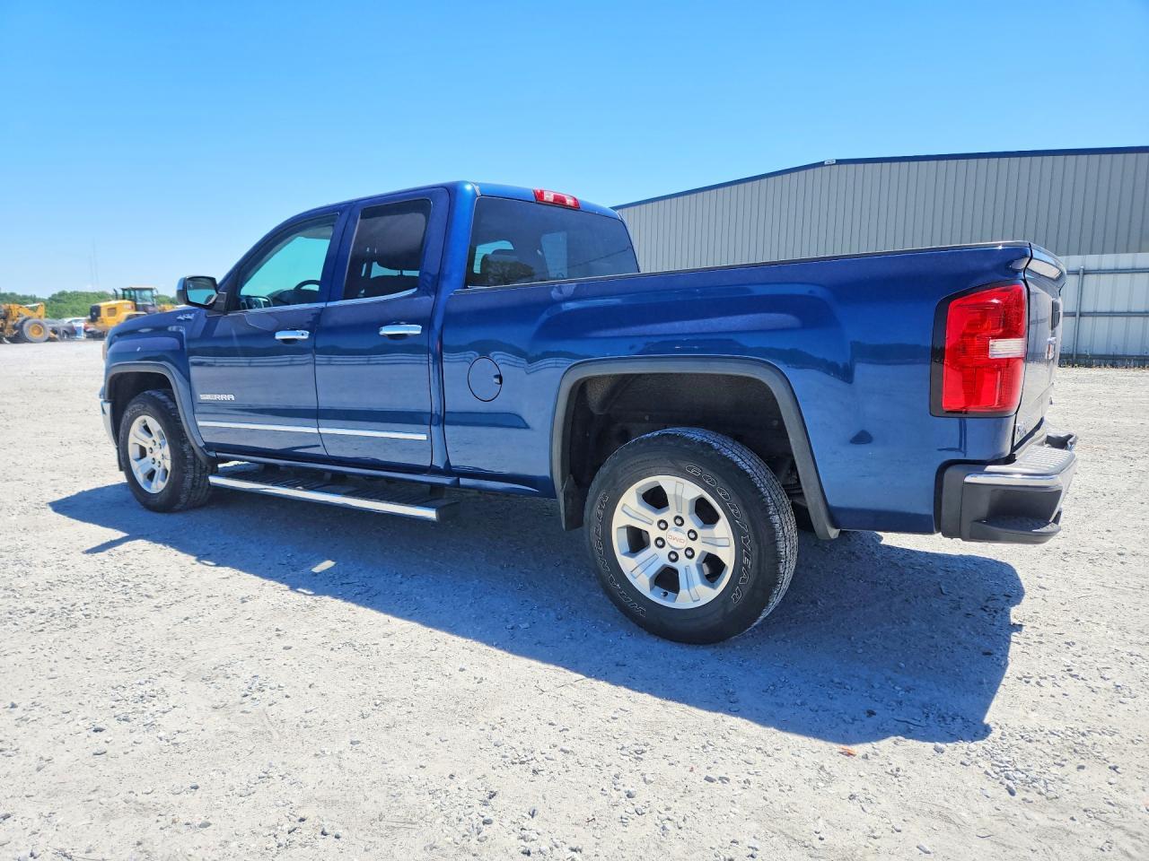 2015 GMC Sierra K1500 Slt - Image 2