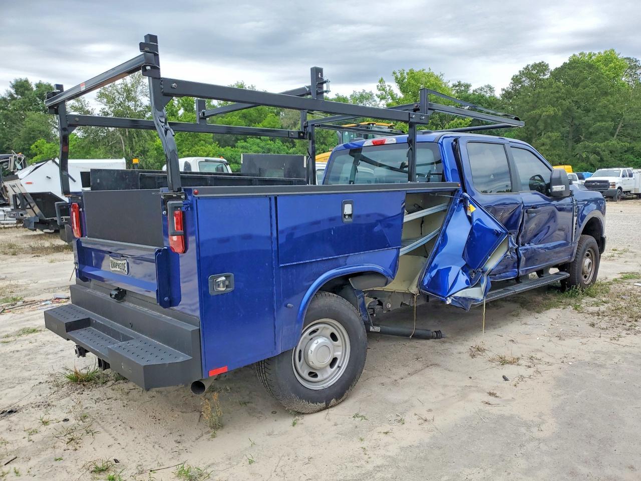 2026 Ford F350 Super Duty - Фото 3