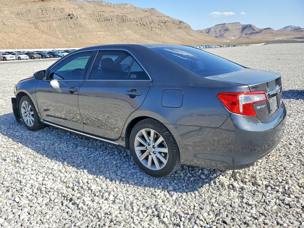 2012 Toyota Camry Xle - Image 2