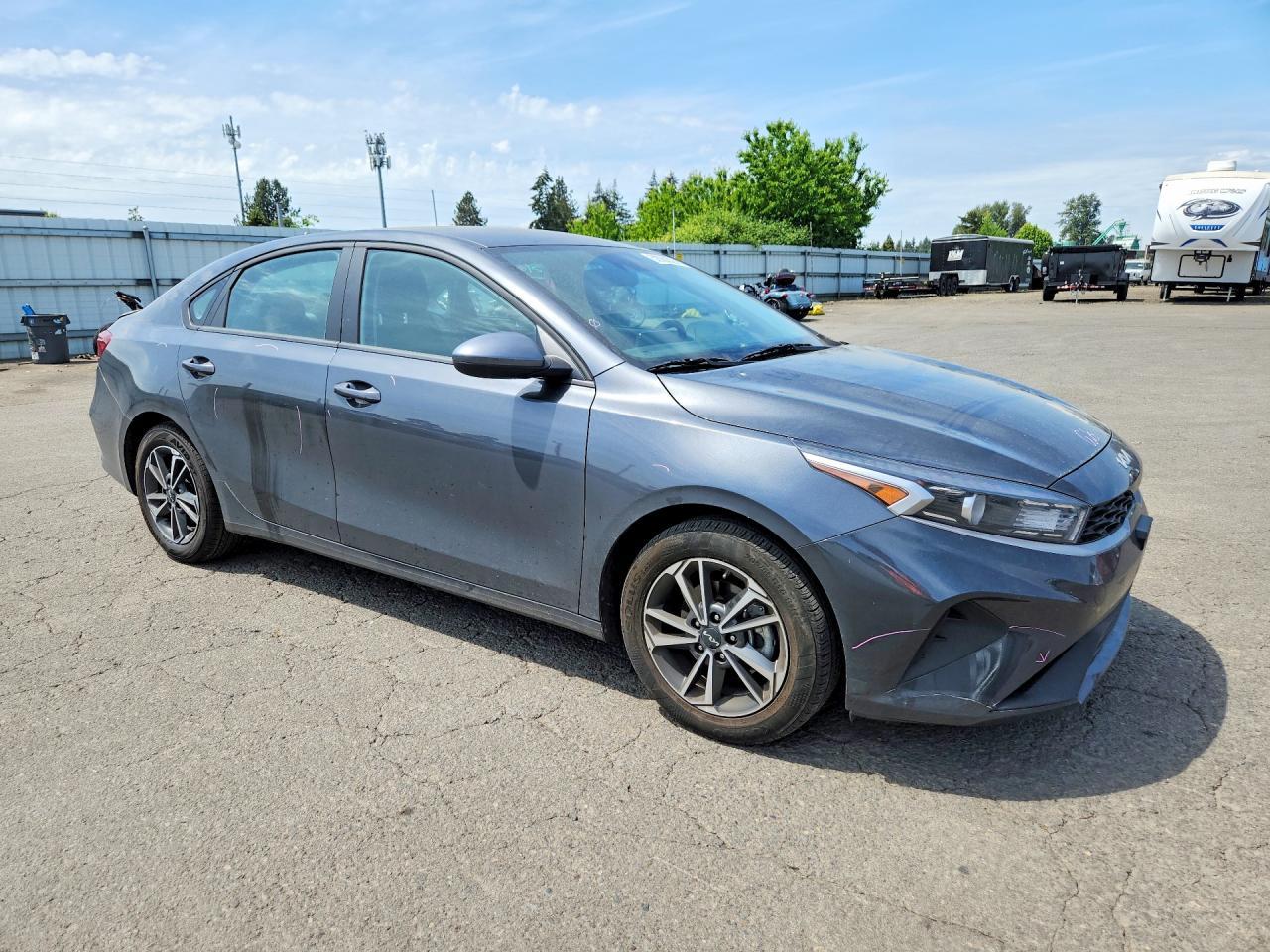 2023 Kia Forte Lxs - Image 4