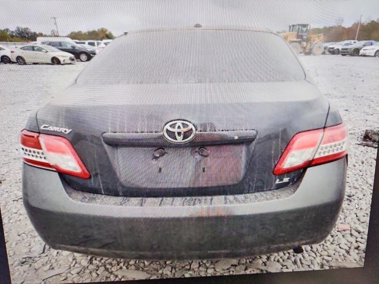 2011 Toyota Camry Le - Image 6