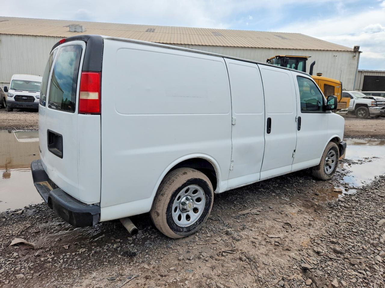 2012 Chevrolet Express G1500 - Image 3